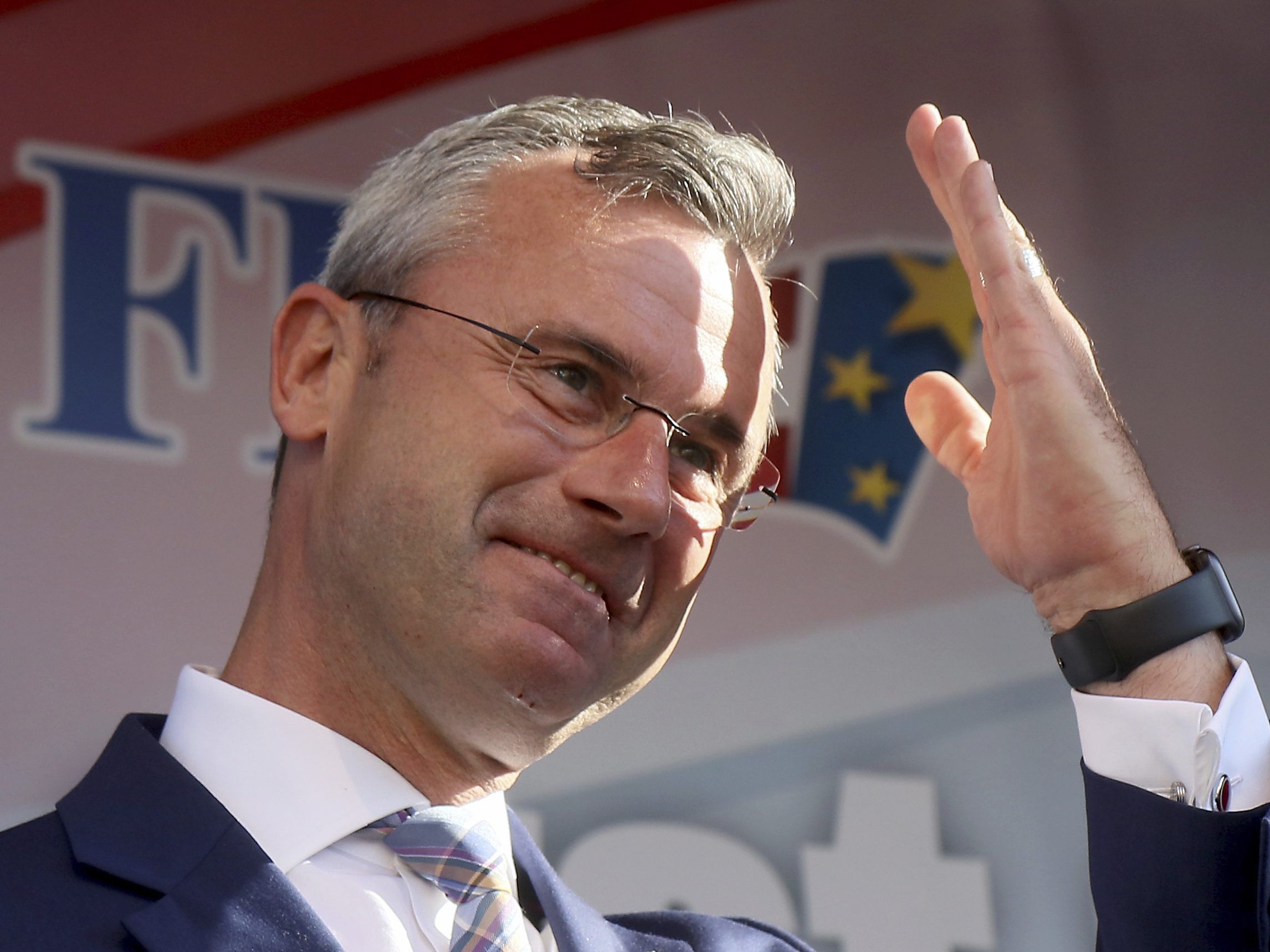 Norbert Hofer äußert sich auch erneut zu Strache, Kickl und Stenzl. Norbert Hofer äußert sich auch erneut zu Strache, Kickl und Stenzl.