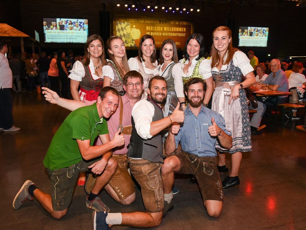 Gute Stimmung im Messe-Festzelt