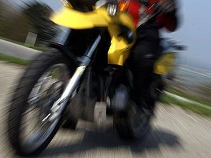 Der Mopedlenker konnte durch die Polizei ermittelt werden./Symbolbild Der Mopedlenker konnte durch die Polizei ermittelt werden./Symbolbild
