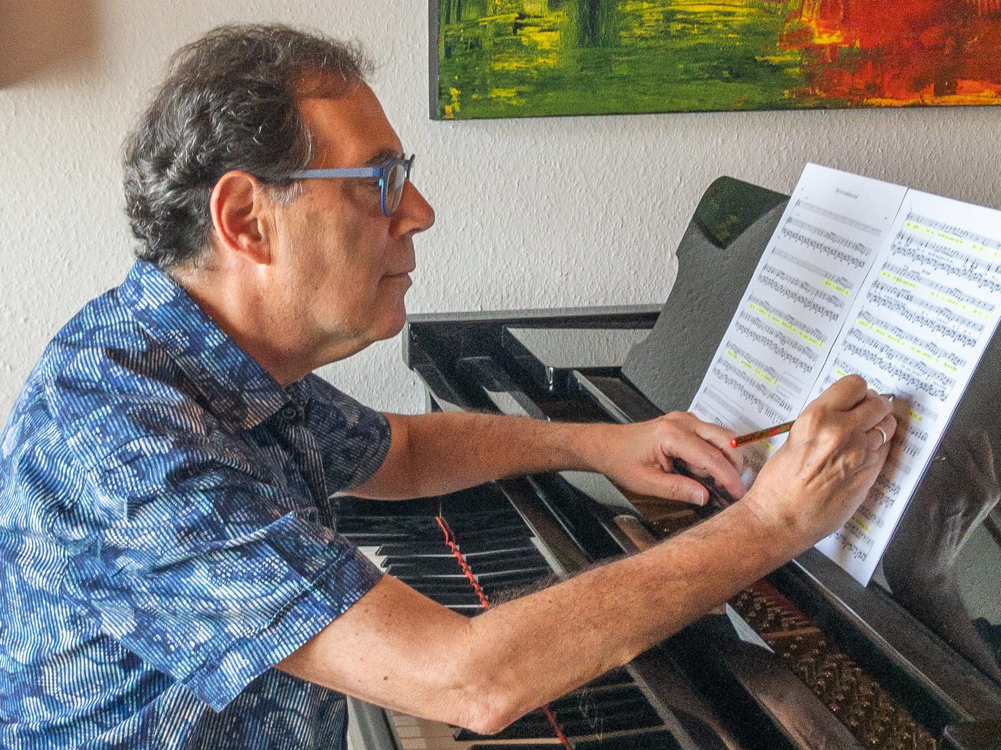 Der Pianist Iván Kárpáti vertont das literarische Werk von Peter Reutterer. Der Pianist Iván Kárpáti vertont das literarische Werk von Peter Reutterer.