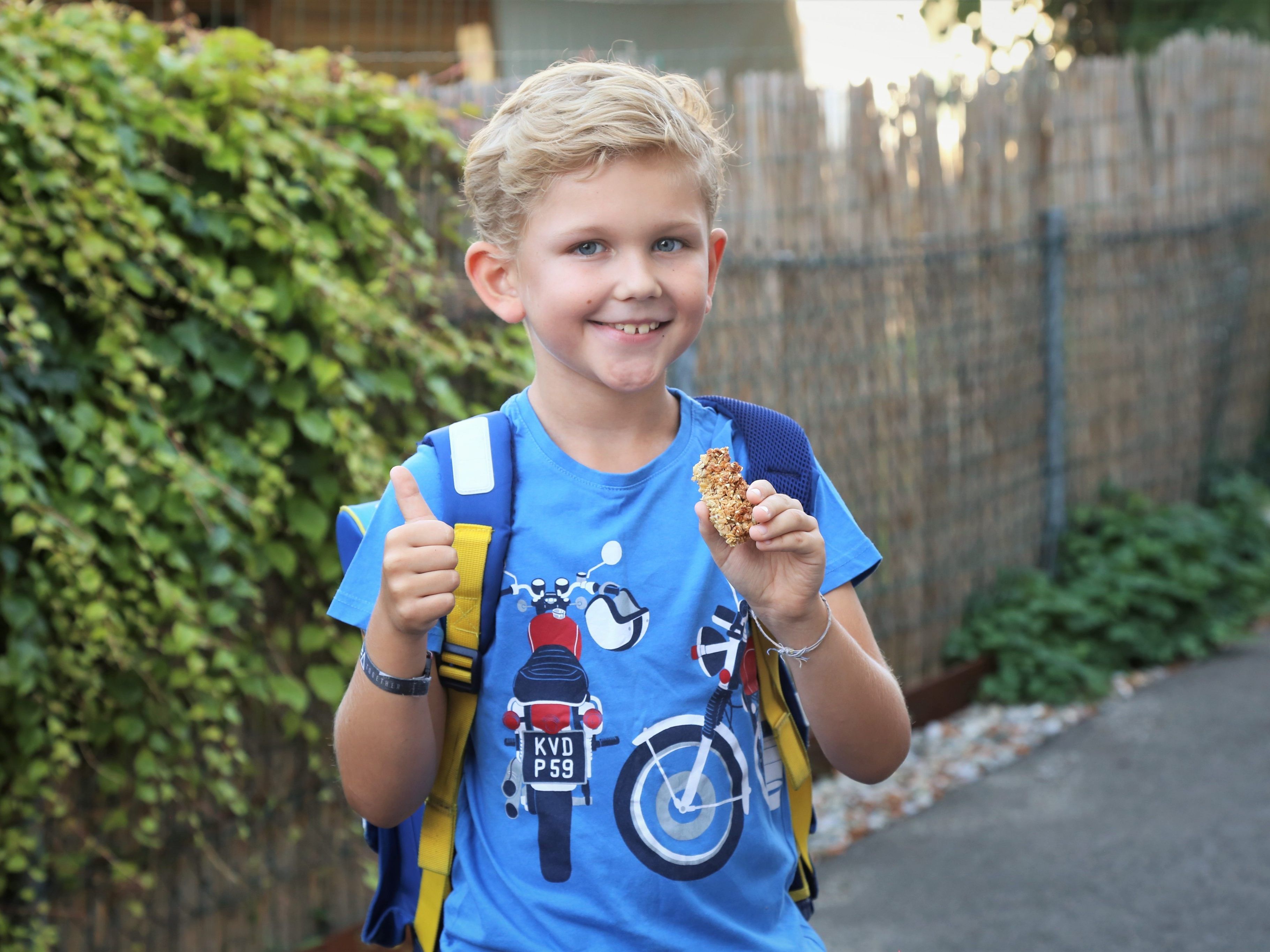 Kinderreporter Jason Durell zeigt Köpfchen: Er bereitet sich selbst die Powermüsli-Riegel zu. Kinderreporter Jason Durell zeigt Köpfchen: Er bereitet sich selbst die Powermüsli-Riegel zu.