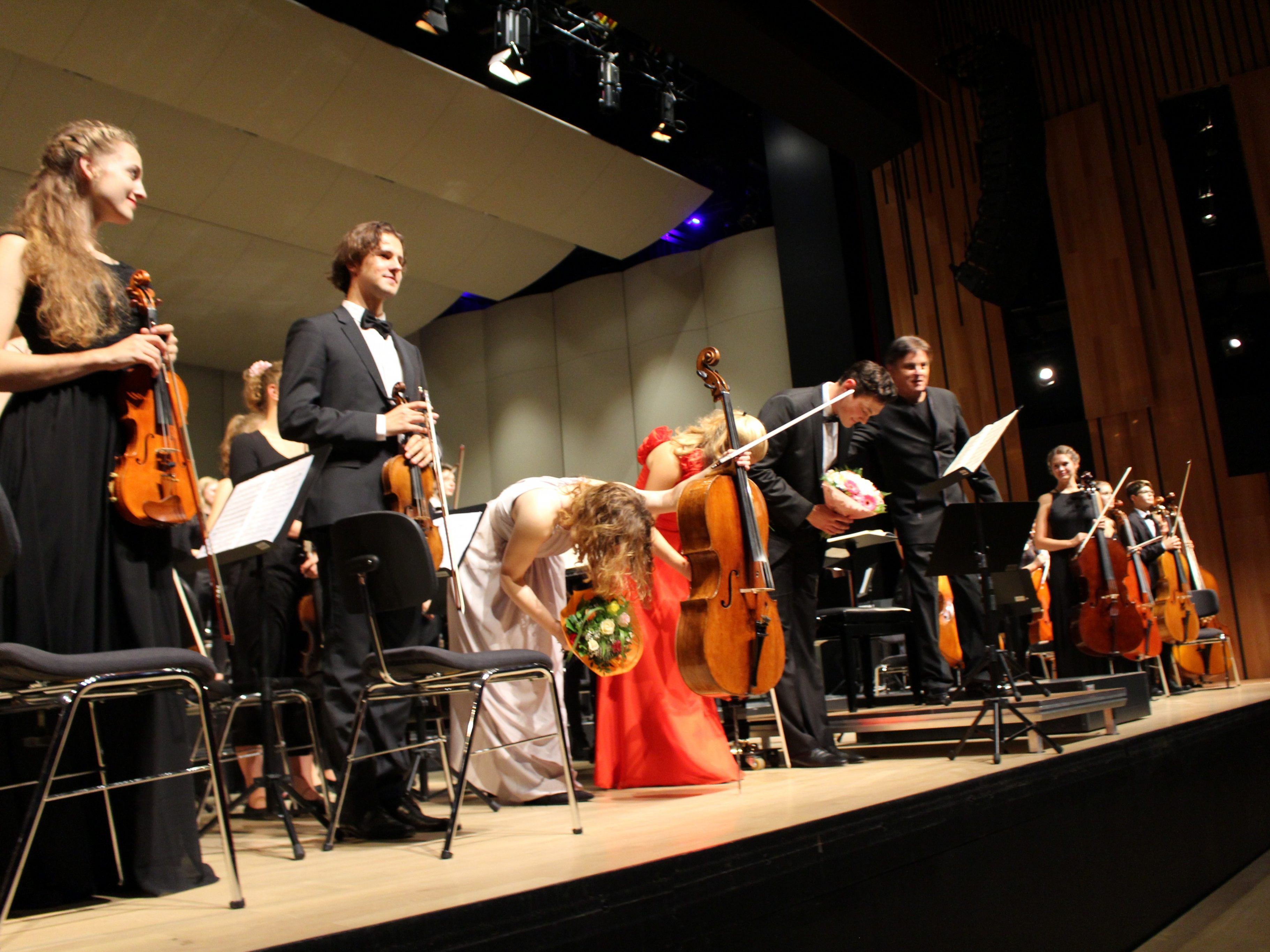 Quarta 4 Länder Jugendphilharmonie begeisterte im Montforthaus. Quarta 4 Länder Jugendphilharmonie begeisterte im Montforthaus.