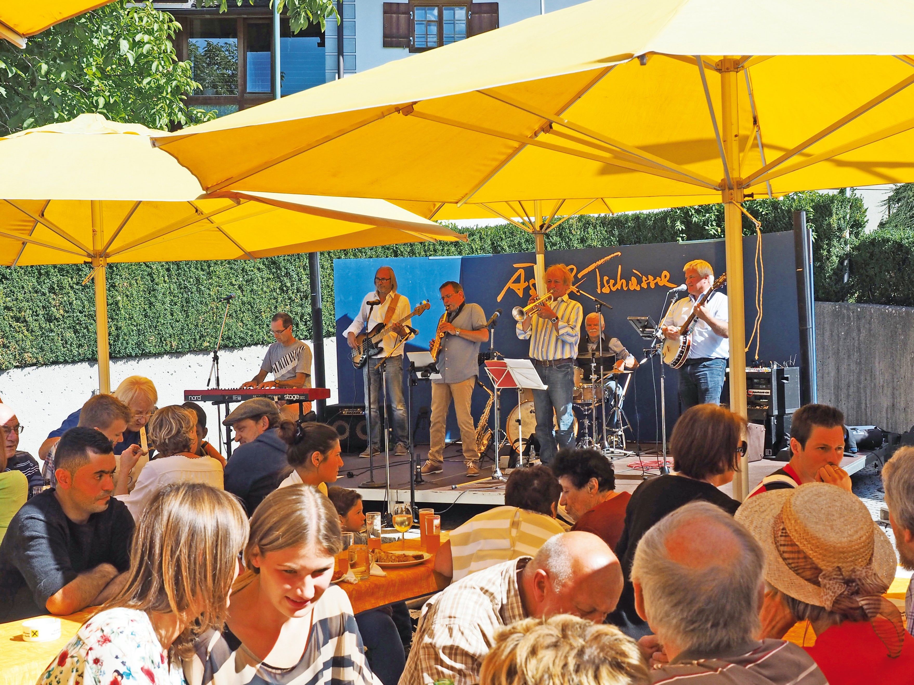 Beim Finale von "Ässa & Tschässa" am Samstag werden "John Goldner Unlimited" für Stimmung sorgen. Beim Finale von "Ässa & Tschässa" am Samstag werden "John Goldner Unlimited" für Stimmung sorgen.