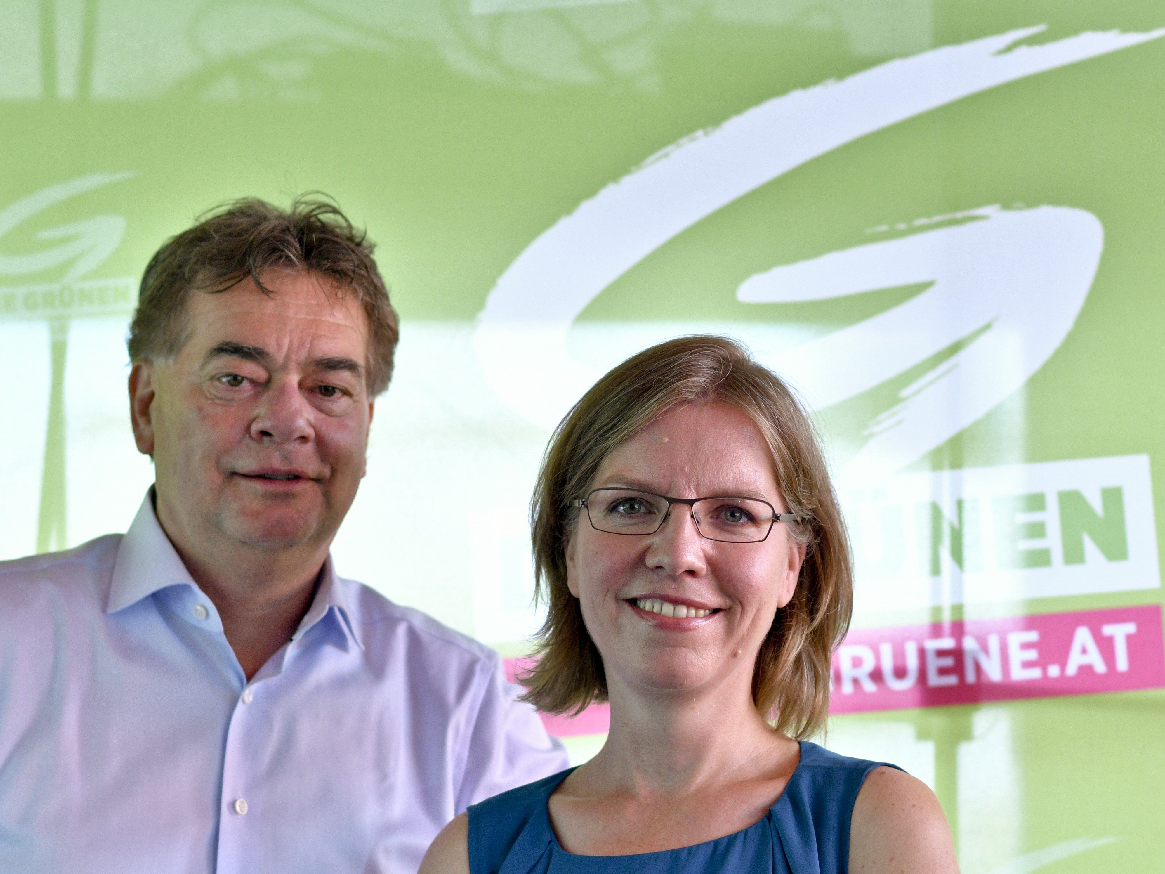 Werner Kogler und Leonore Gewessler laden zum "Endspurt zur Klimawahl".