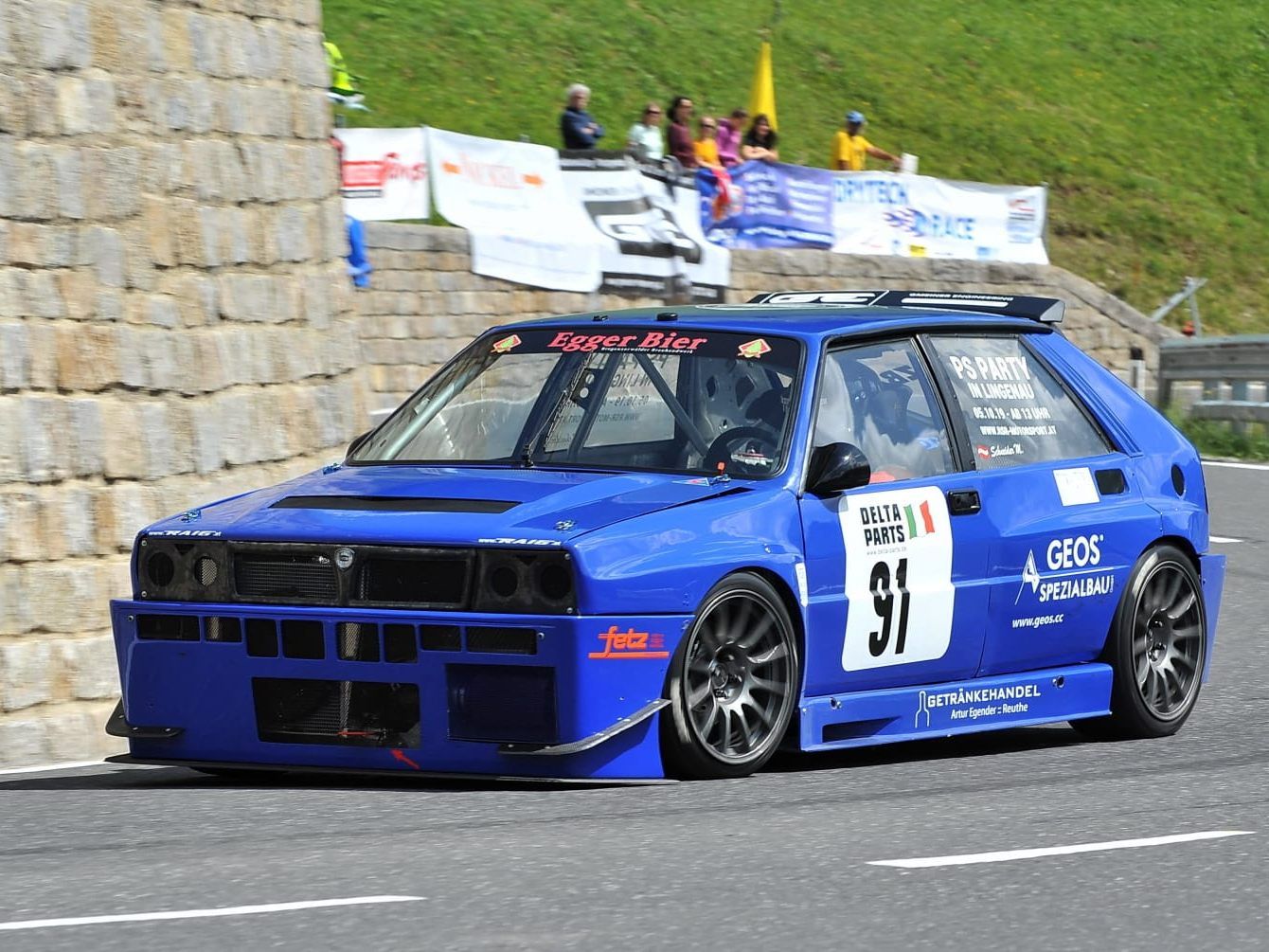 Obmann Markus Schneider mit seinem Lancia Delta Integrale ist ebenfalls mit von der Partie. Obmann Markus Schneider mit seinem Lancia Delta Integrale ist ebenfalls mit von der Partie.