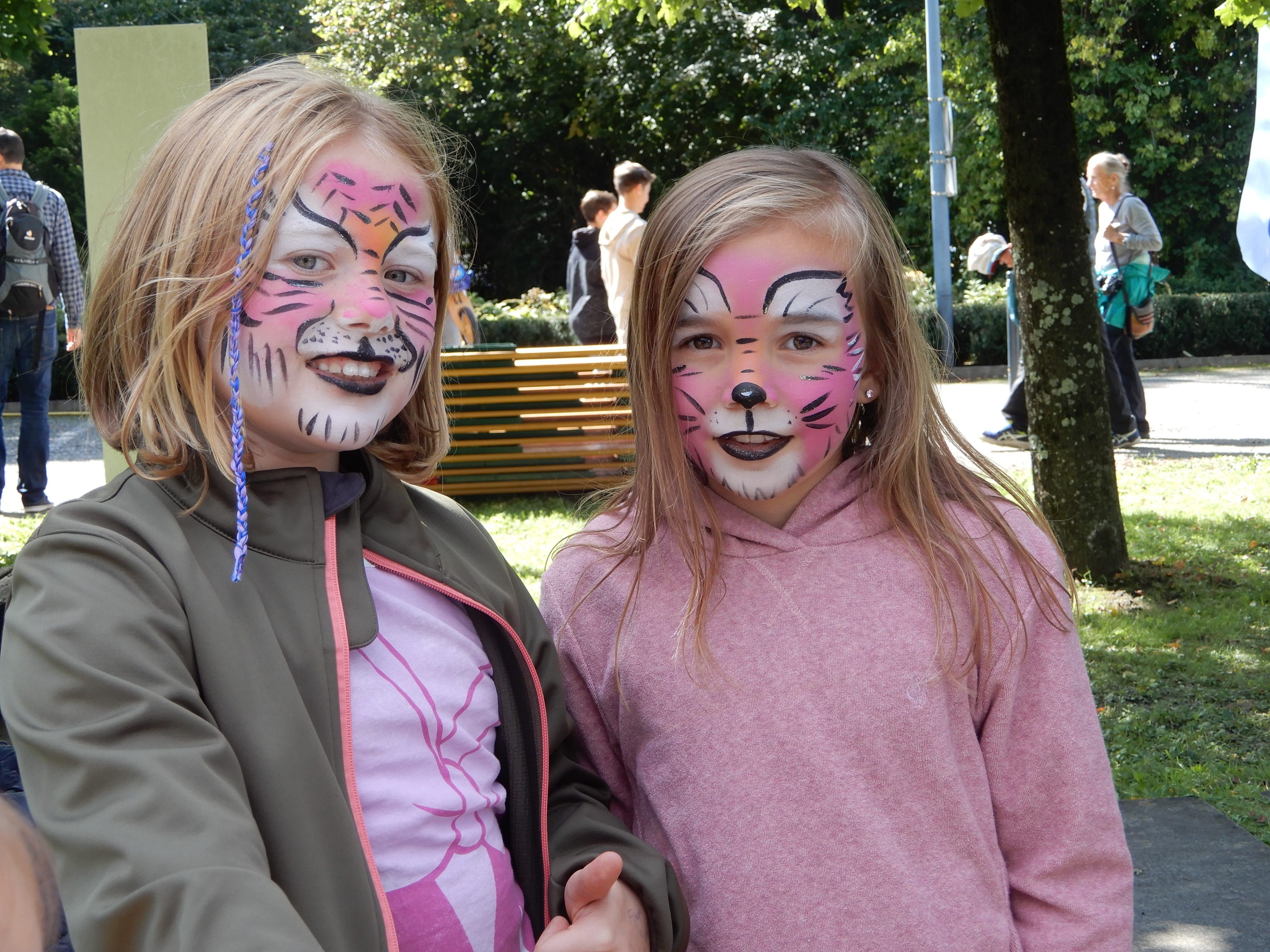Beim Spielefest erwartet die Kinder wieder zahlreiche Stationen vom Kinderschminken bis zum spannenden Bühnenprogramm. Beim Spielefest erwartet die Kinder wieder zahlreiche Stationen vom Kinderschminken bis zum spannenden Bühnenprogramm.