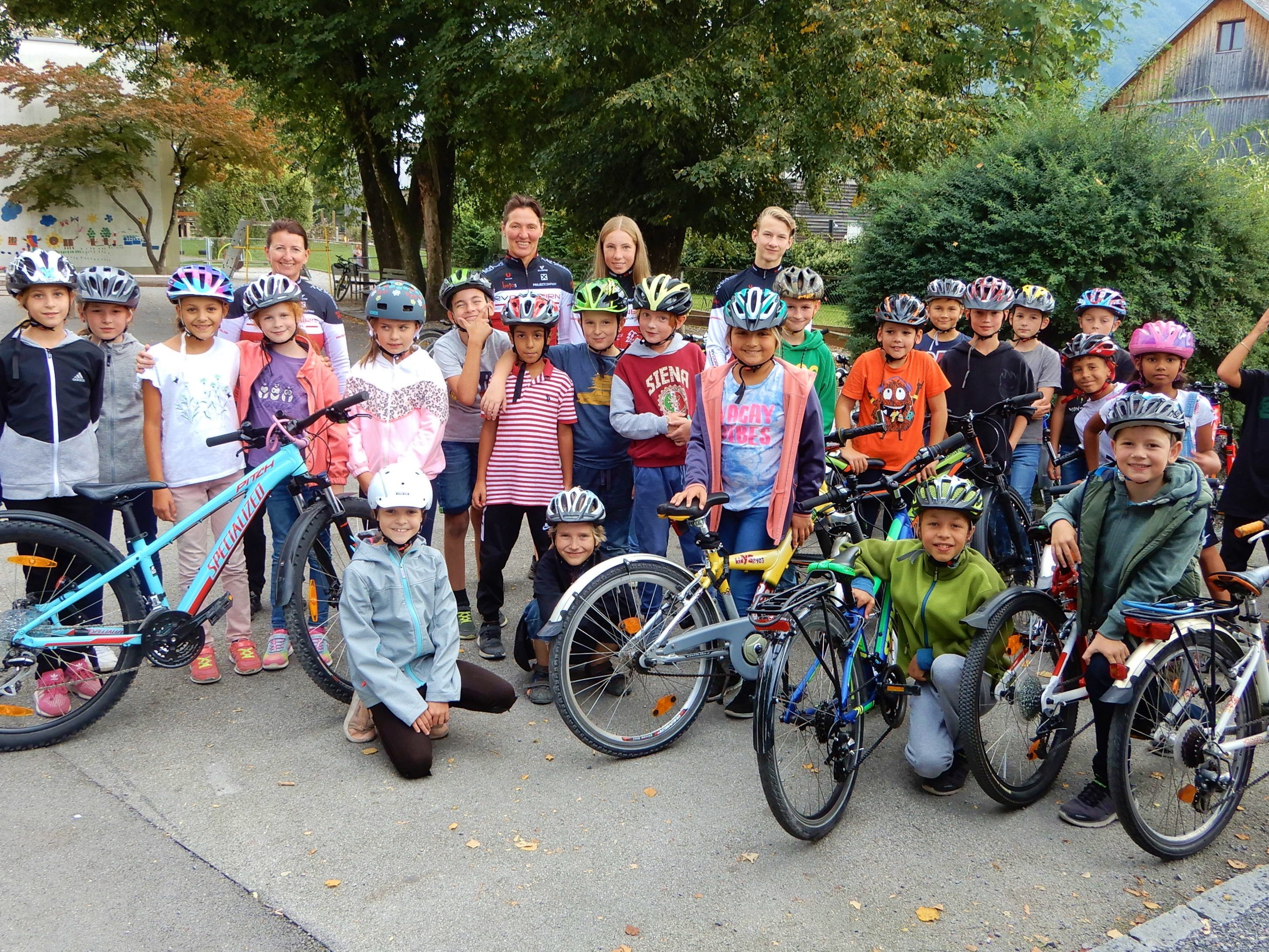 Die Kinder der VS Leopold nahmen mit Begeisterung am Fahrrad-Workshop des RV Dornbirn teil.