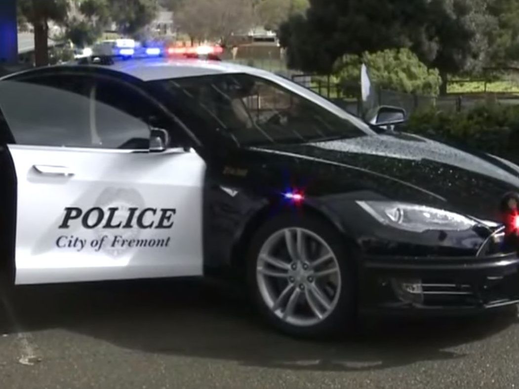 Die Polizei von Fremont hat auch einen Tesla Model S im Einsatz. Die Polizei von Fremont hat auch einen Tesla Model S im Einsatz.