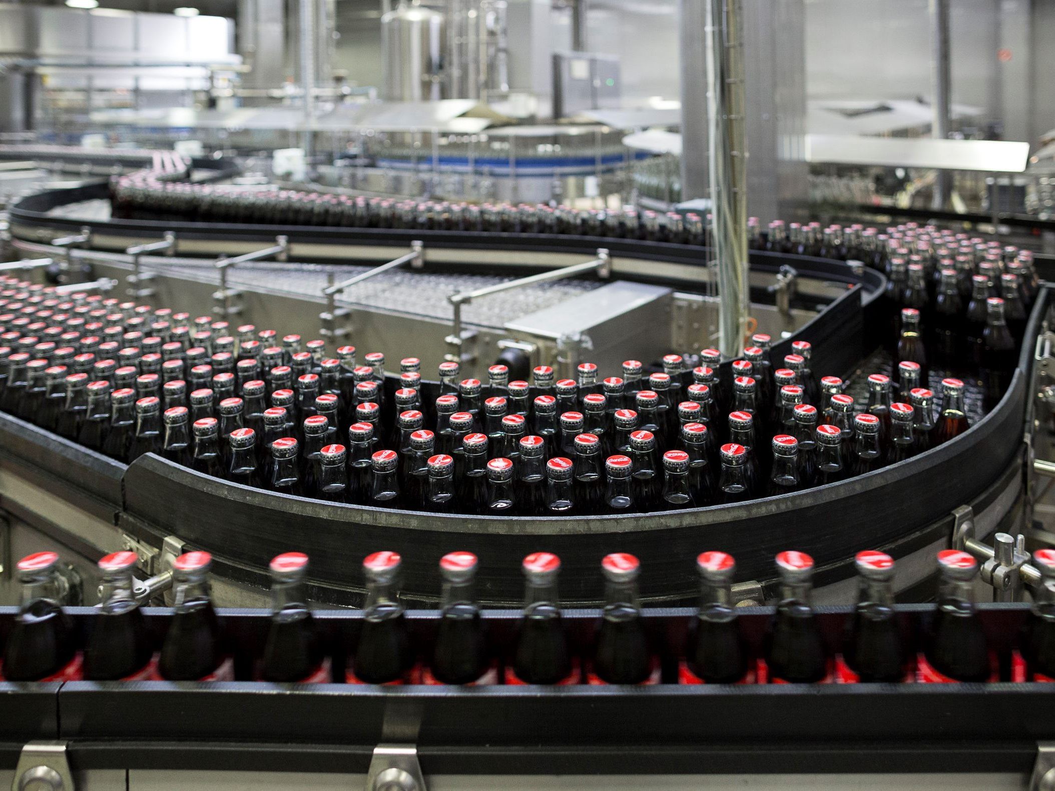 Eine Rohrleitung riss und Säure trat aus.