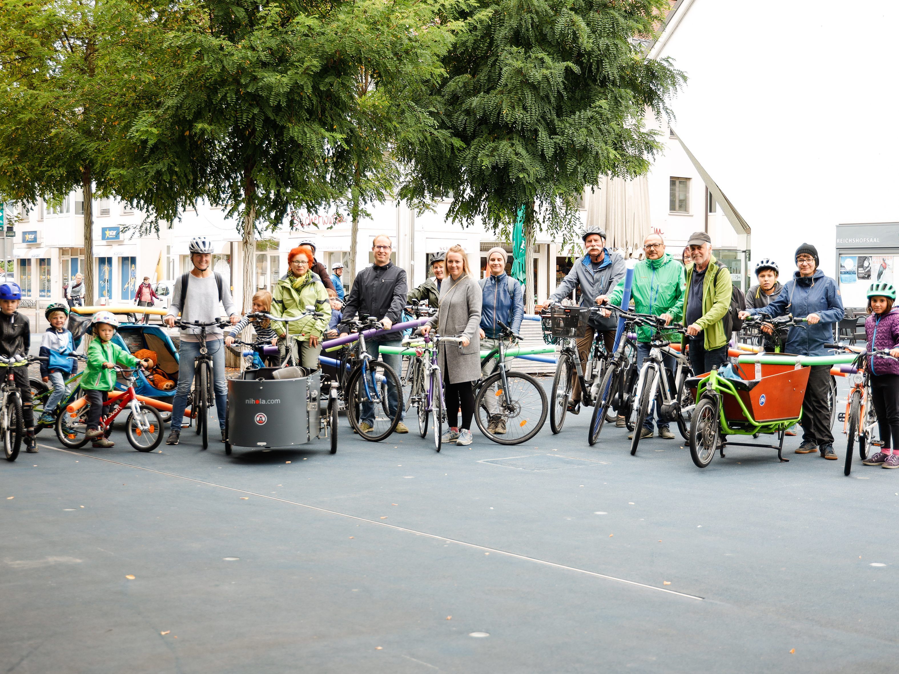 Eine Aktion für mehr Sicherheit auf der Straße wurde vom Radwerk Lustenau mit Unterstützung des e5 Teams der Gemeinde organisiert.