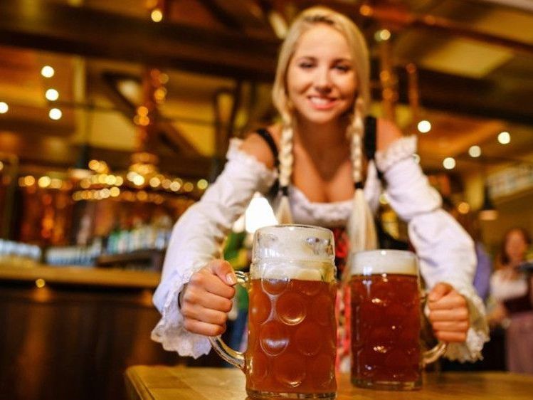 Die Bedienungen auf der Wiesn haben keinene fixen Stundenlohn. Die Bedienungen auf der Wiesn haben keinene fixen Stundenlohn.