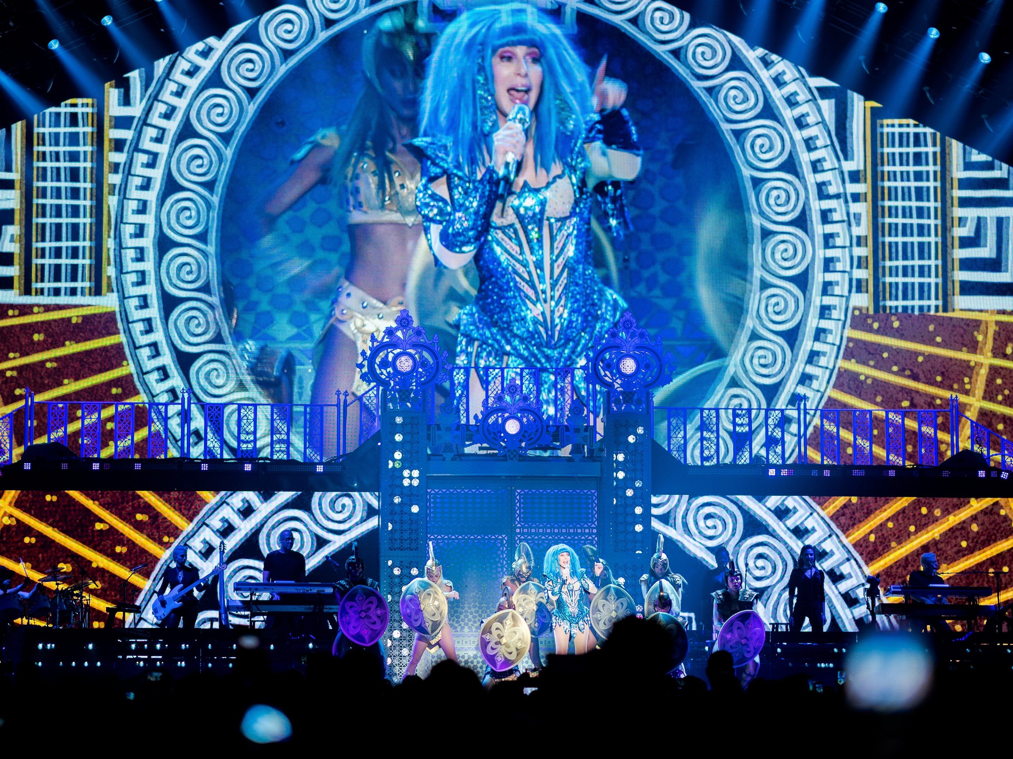 Cher gab in der Wiener Stadthalle ein bombastisches Konzert. Cher gab in der Wiener Stadthalle ein bombastisches Konzert.