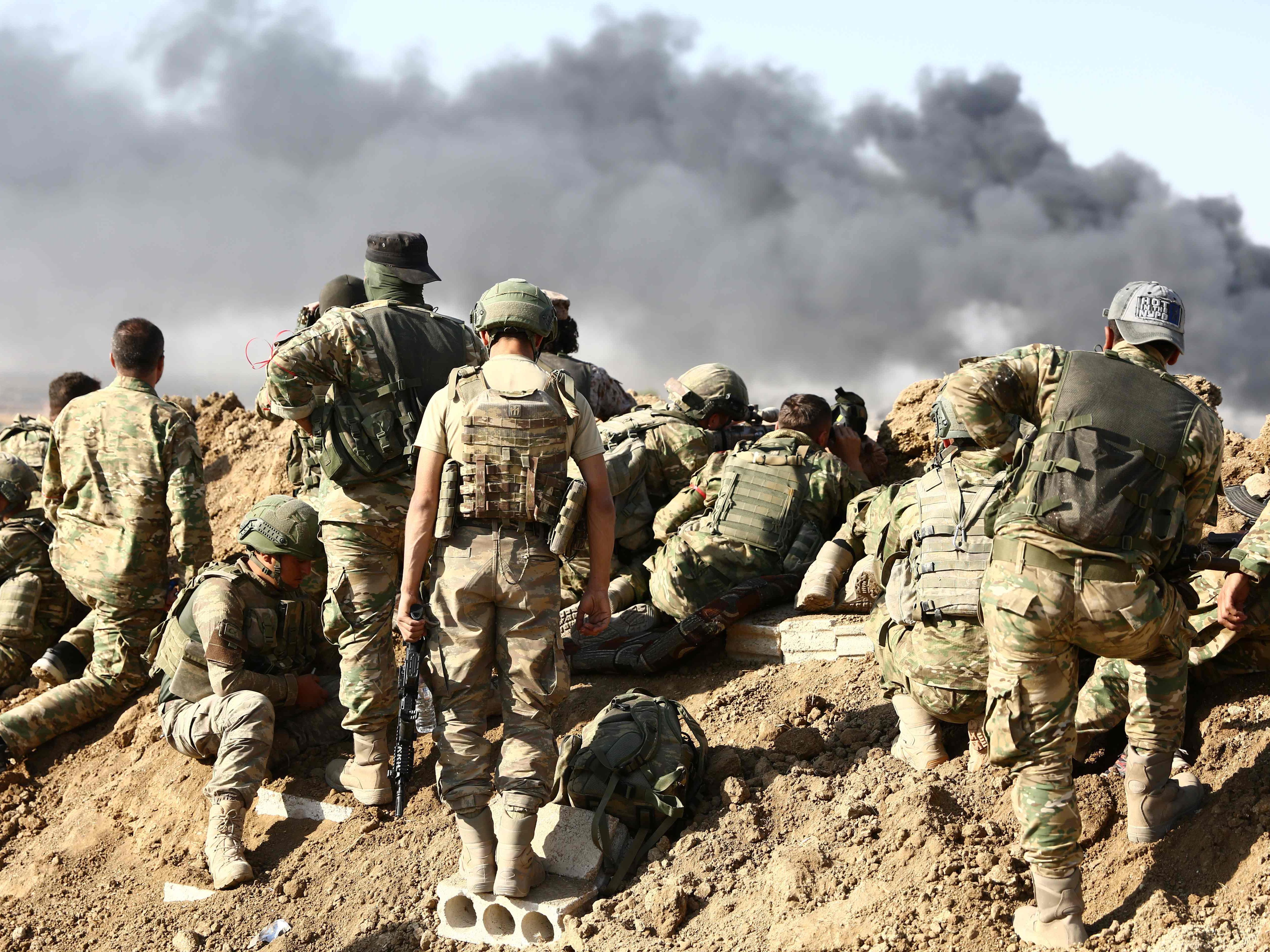 Türkische Truppen vor wenigen Tagen vor der Stadt Ras al Ain.