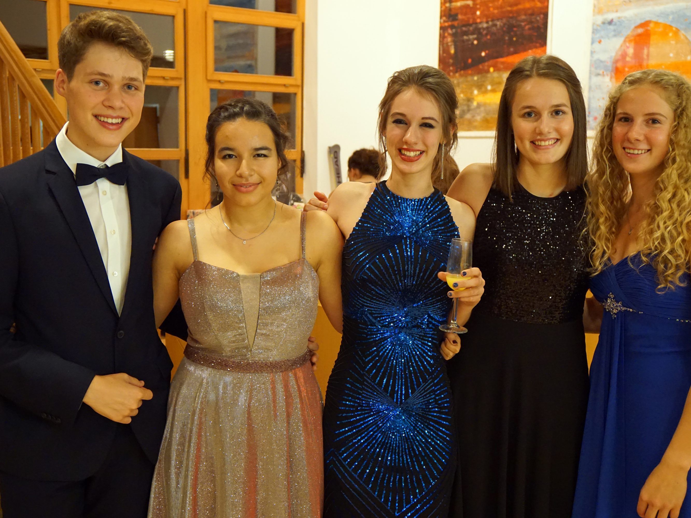 Lukas Meusburger, Mounia Chikhaoui, Magdalena Meusburger, Cäcilia Dorner und Rosa Lanzdorf freuten sich über den gelungenen Maturaball. Lukas Meusburger, Mounia Chikhaoui, Magdalena Meusburger, Cäcilia Dorner und Rosa Lanzdorf freuten sich über den gelungenen Maturaball.