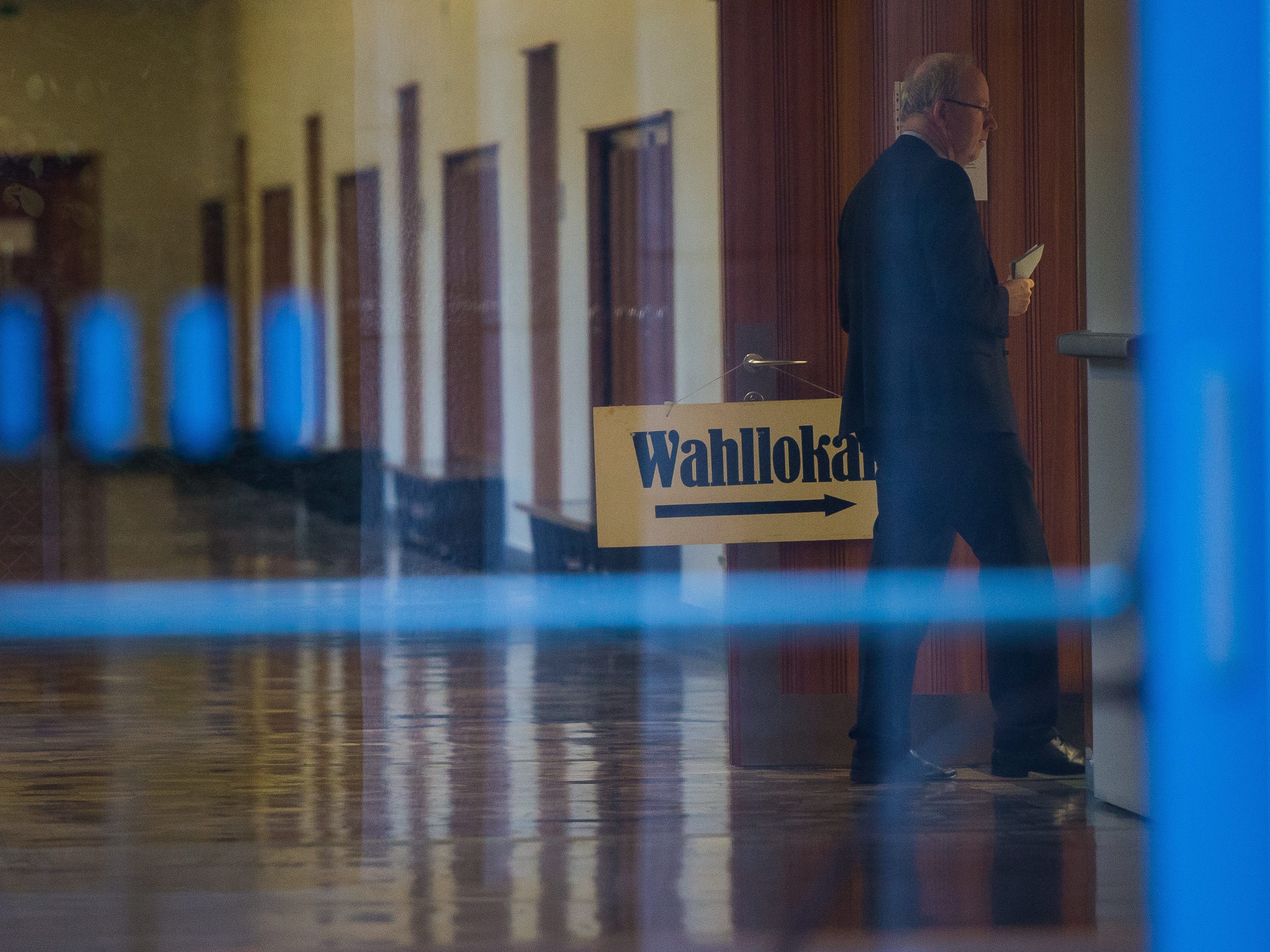 In Schröcken und Stallehr sind die Wahllokale bereits geschlossen.