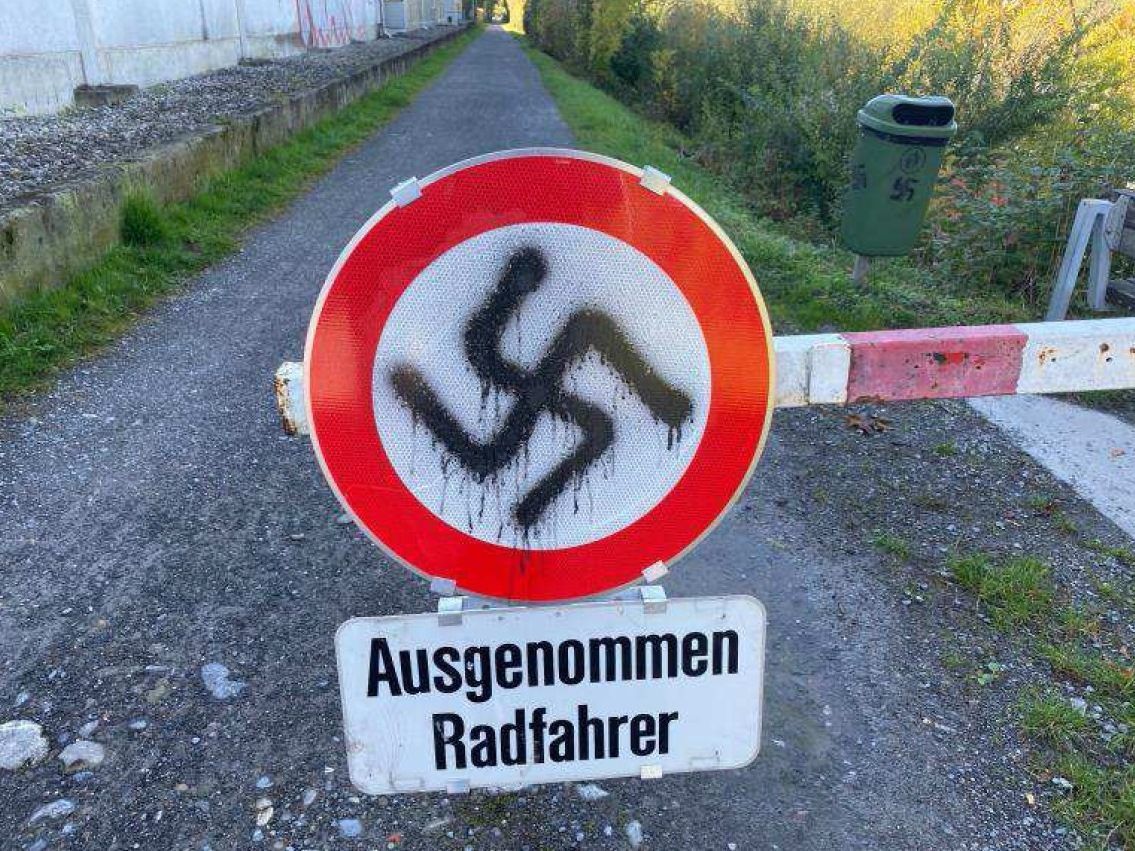 Die Polizei bittet um Hinweise.