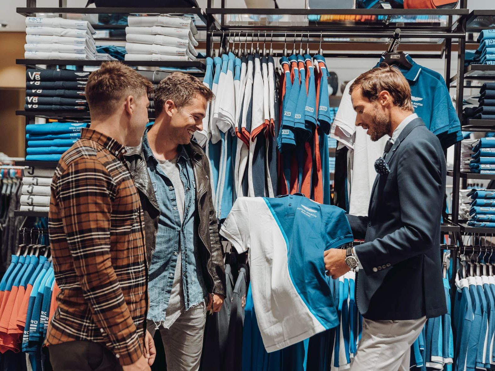 Zahlreiche Jobangebote von Store Manager bis Sales Assistant warten beim Karrieretag Zahlreiche Jobangebote von Store Manager bis Sales Assistant warten beim Karrieretag