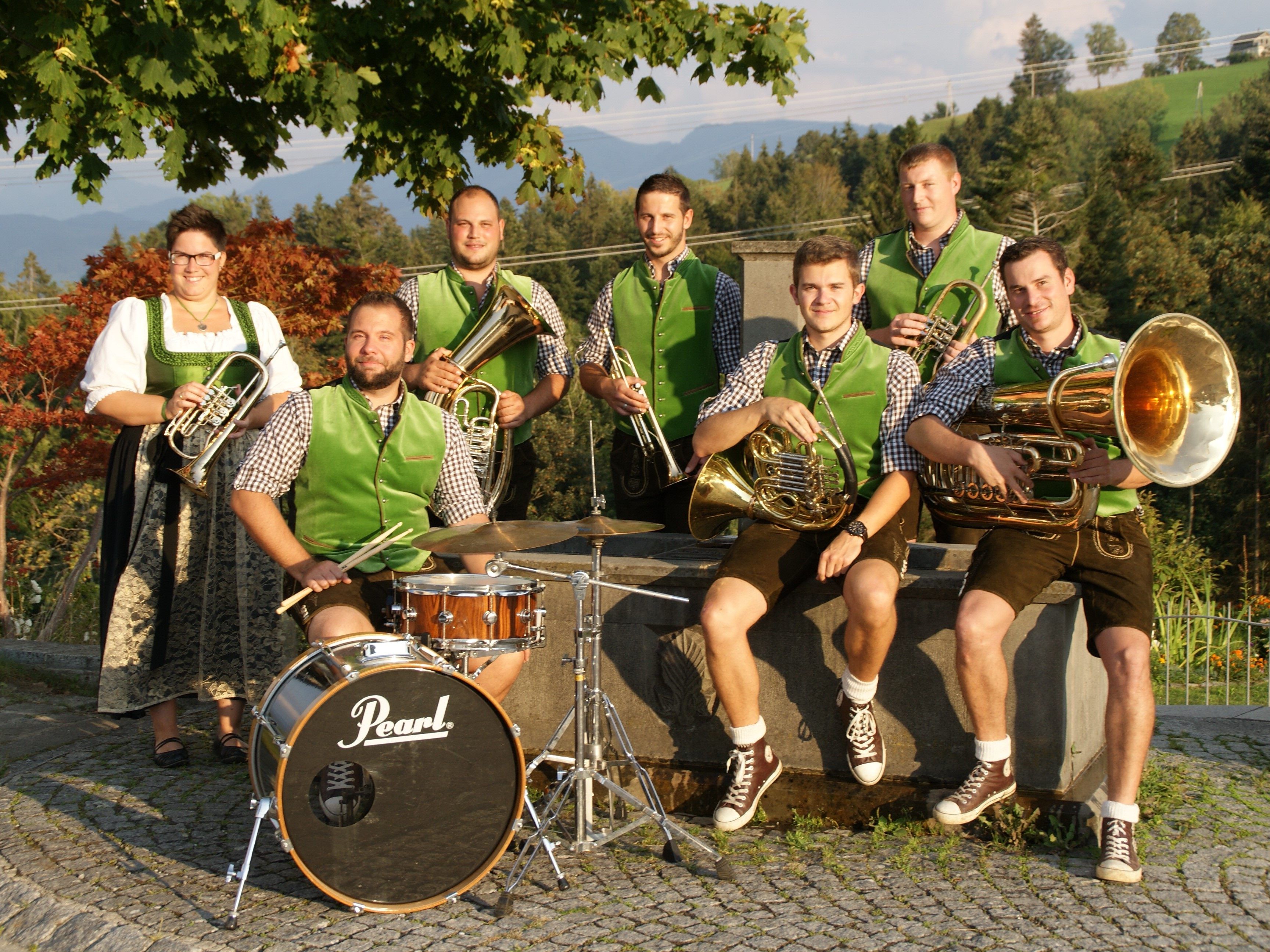 Heimvorteil: Buch Brass übernehmen den musikalischen Part beim Oktoberfest. Heimvorteil: Buch Brass übernehmen den musikalischen Part beim Oktoberfest.