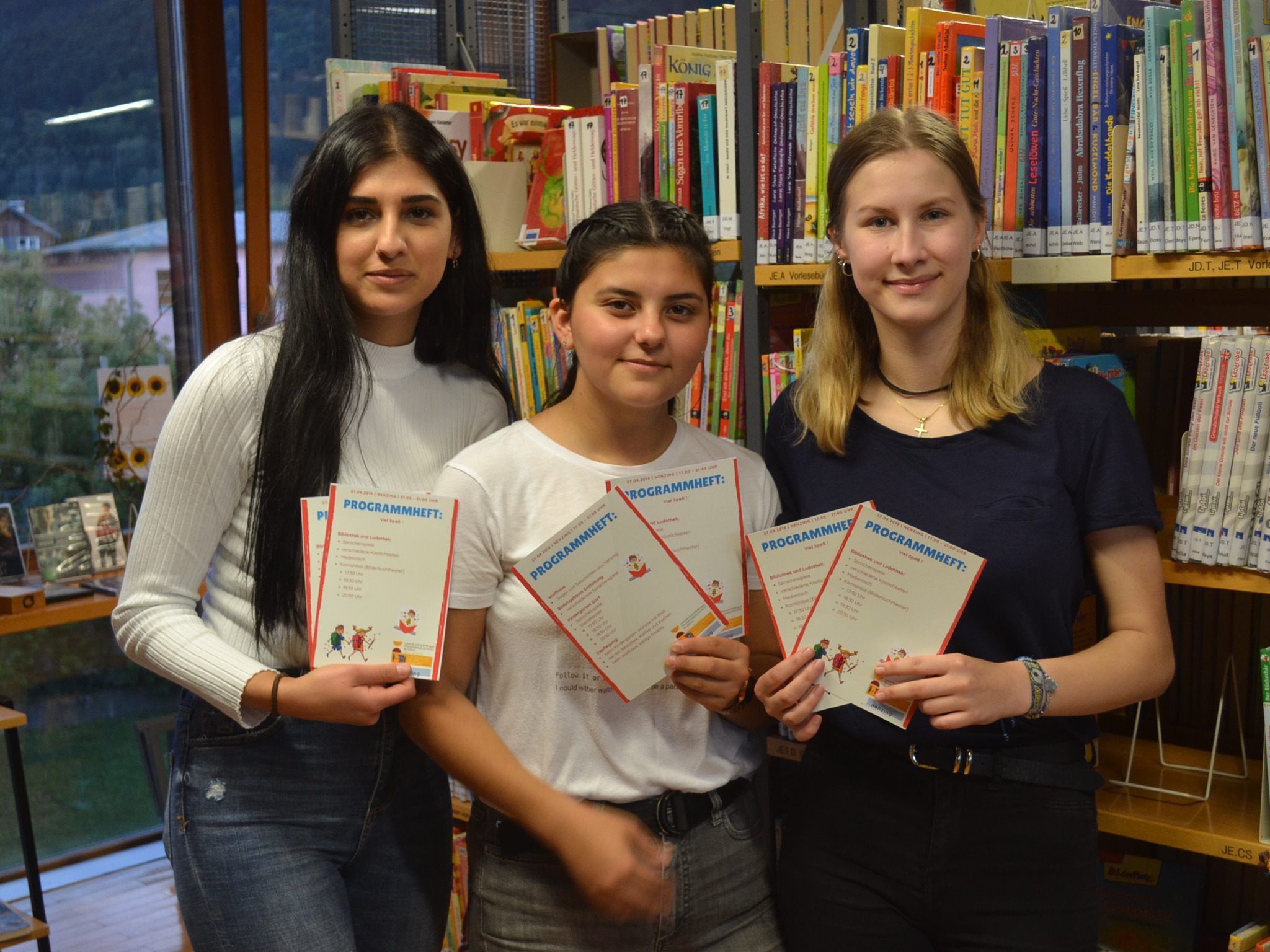 Yaren Yildirim, Sevgi Bicer und Maria Peißer wählten Sprache als Thema ihrer Matura-Diplomarbeit. Yaren Yildirim, Sevgi Bicer und Maria Peißer wählten Sprache als Thema ihrer Matura-Diplomarbeit.