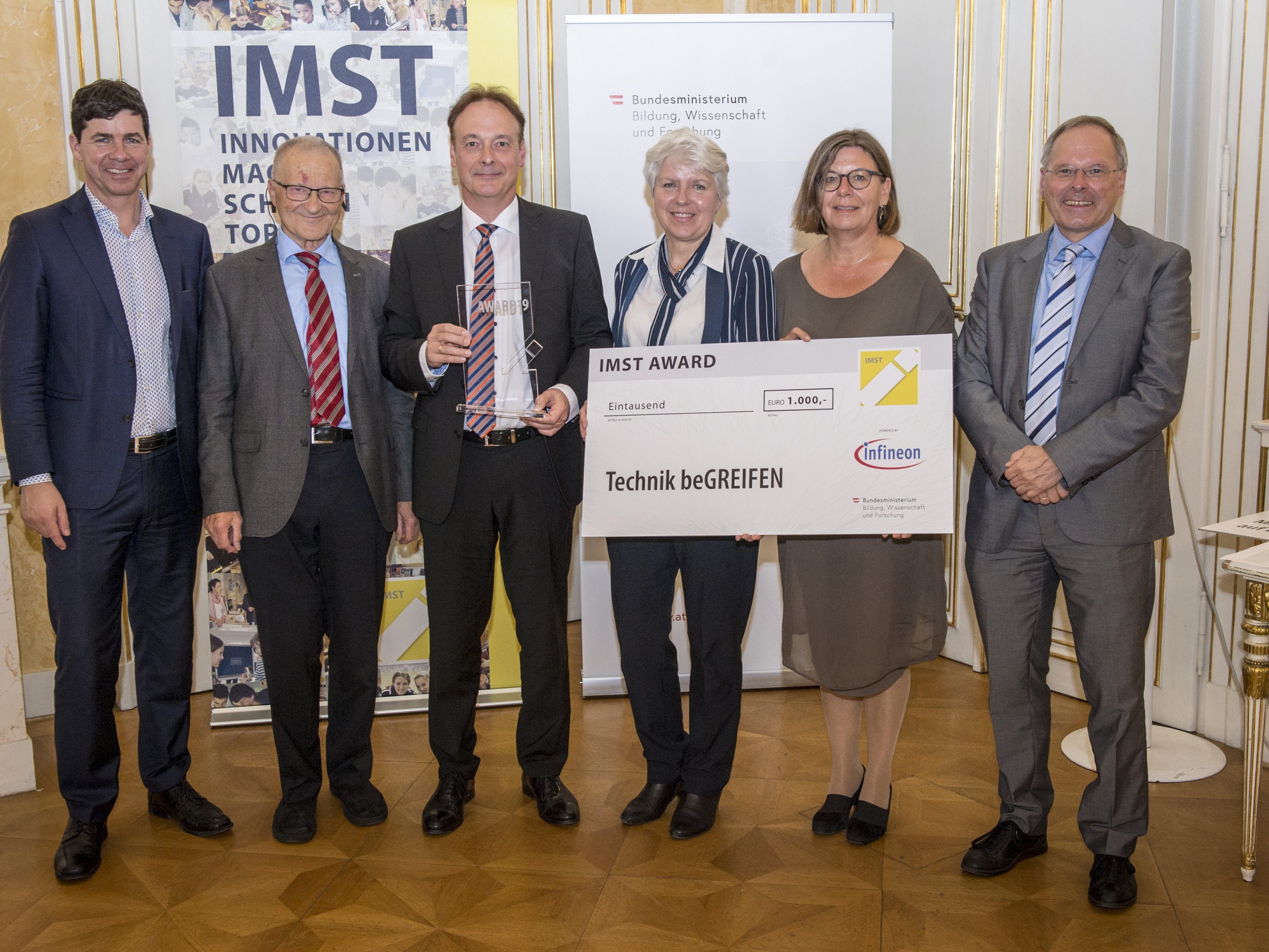 Die Projektleiter konnten den Award bei der feierlichen Verleihung in Wien entgegen nehmen.