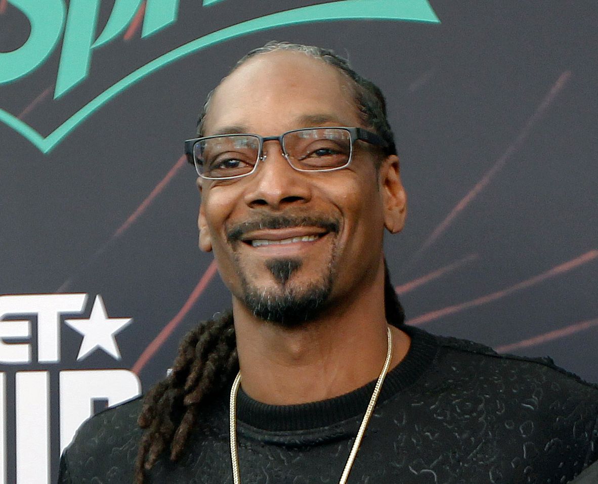 Snoop Dogg zahlt einem Mann 50.000 Dollar im Jahr, damit der seine Joints baut