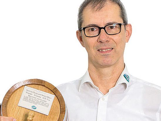 Bernhard Kuster ist Spezialist in Sachen Whisky und Gin - Und zertifizierter Ambassador. Bernhard Kuster ist Spezialist in Sachen Whisky und Gin - Und zertifizierter Ambassador.