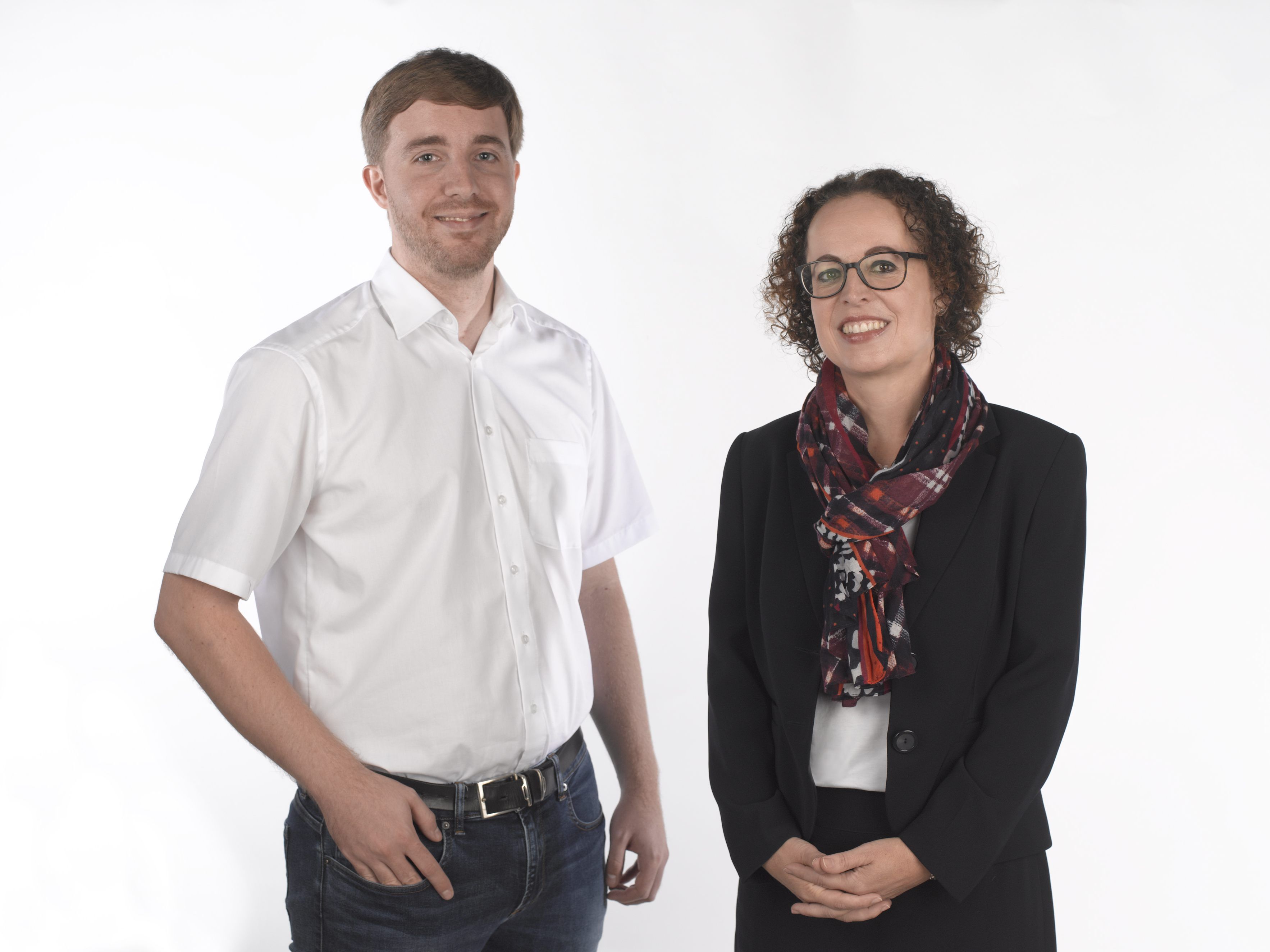 Daniel Weiskopf (Controlling) und BuLu GF Christine Schwarz-Fuchs freuen sich über die Auszeichnung. Daniel Weiskopf (Controlling) und BuLu GF Christine Schwarz-Fuchs freuen sich über die Auszeichnung.