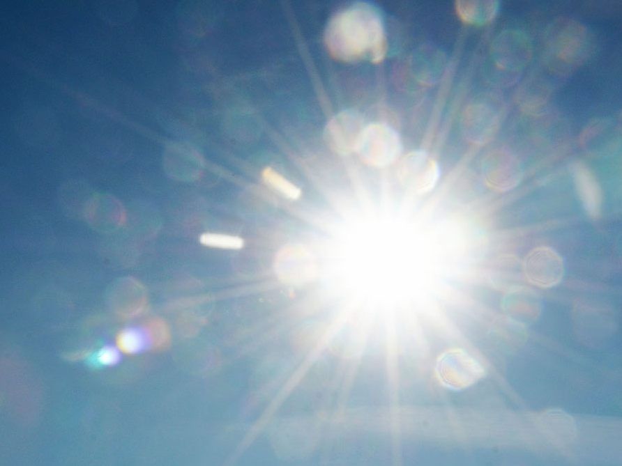 Die Sonne blendete den Pkw-Lenker - Es kam zum Unfall.