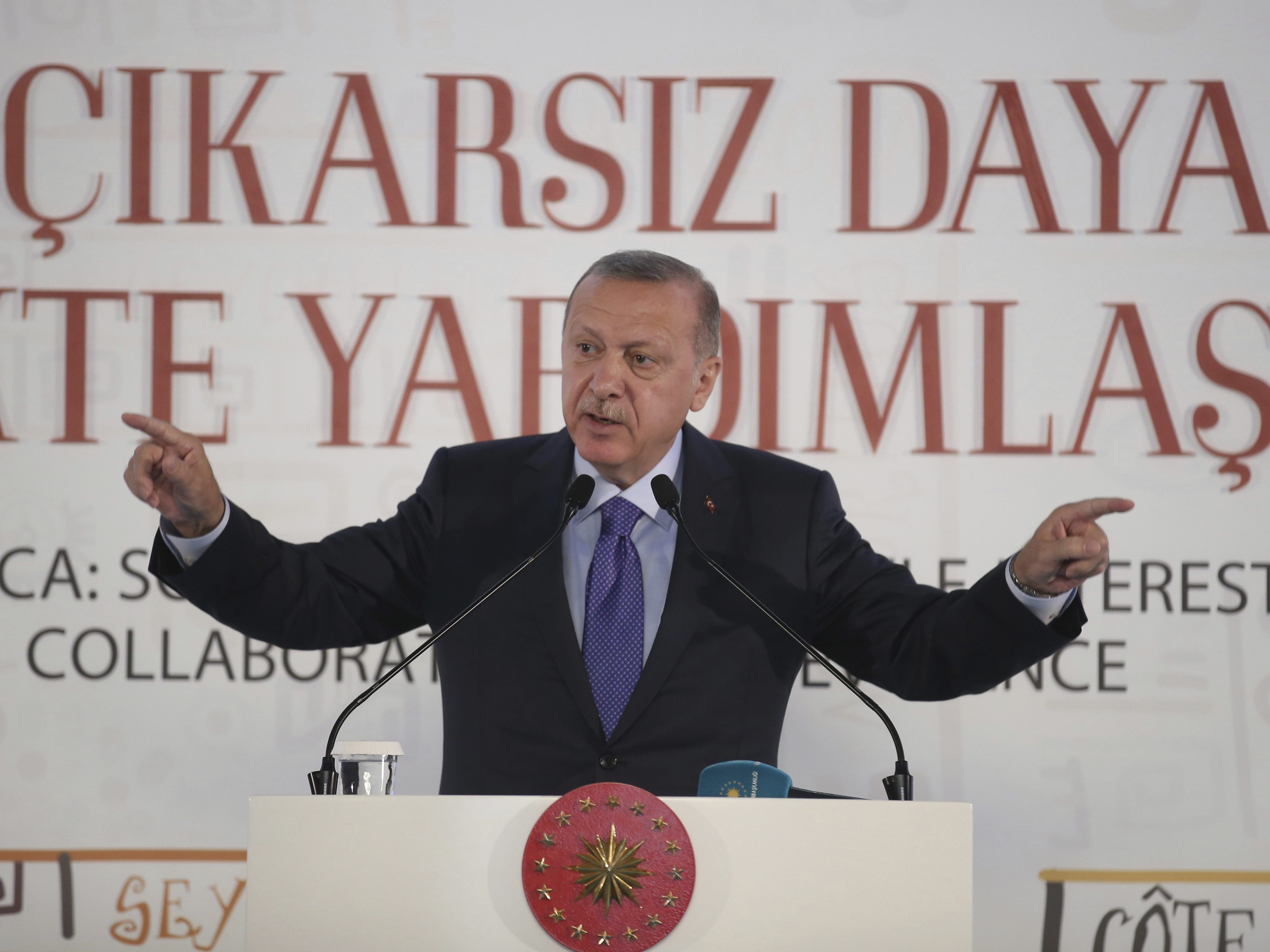 Der Türkei wird vorgeworfen, die Feuerpause nicht einzuhalten.