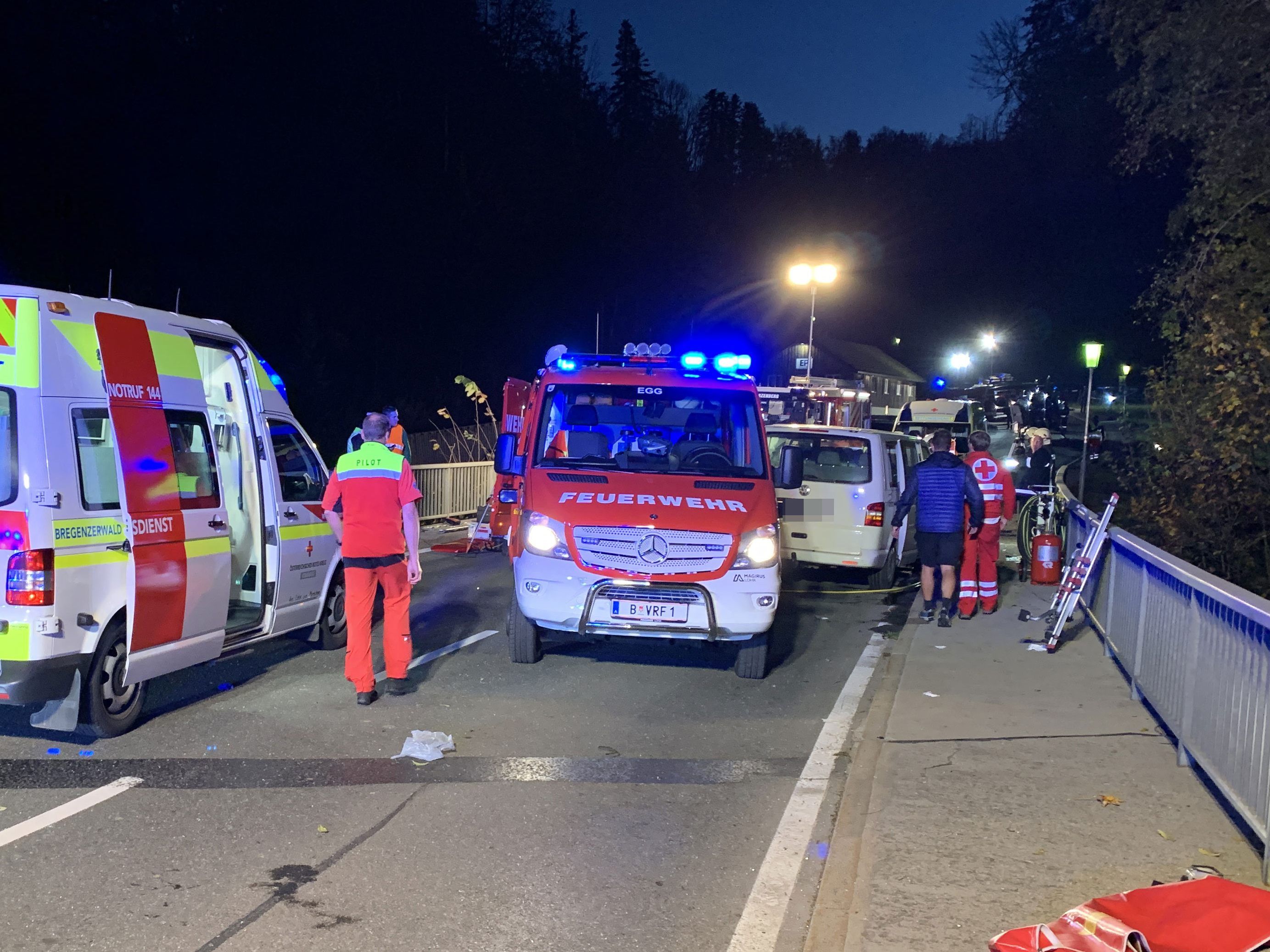Vollsperrung nach schwerem Unfall mit zwei Toten in Schwarzenberg.. Vollsperrung nach schwerem Unfall mit zwei Toten in Schwarzenberg..