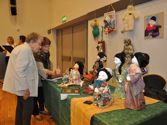 Bei der dritten Kreativ- und Handwerksausstellung Bei der dritten Kreativ- und Handwerksausstellung