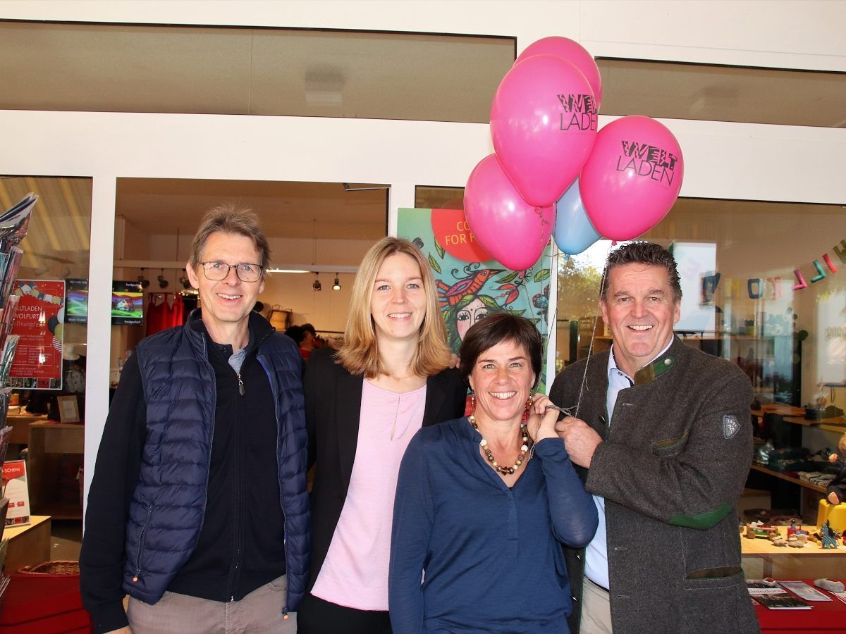 „Welt-Fair-Eins“-Obmann Bruno Bildstein, GF Simone Ecker-Wolf, Hemma Bildstein und Bgm. Christian Natter.