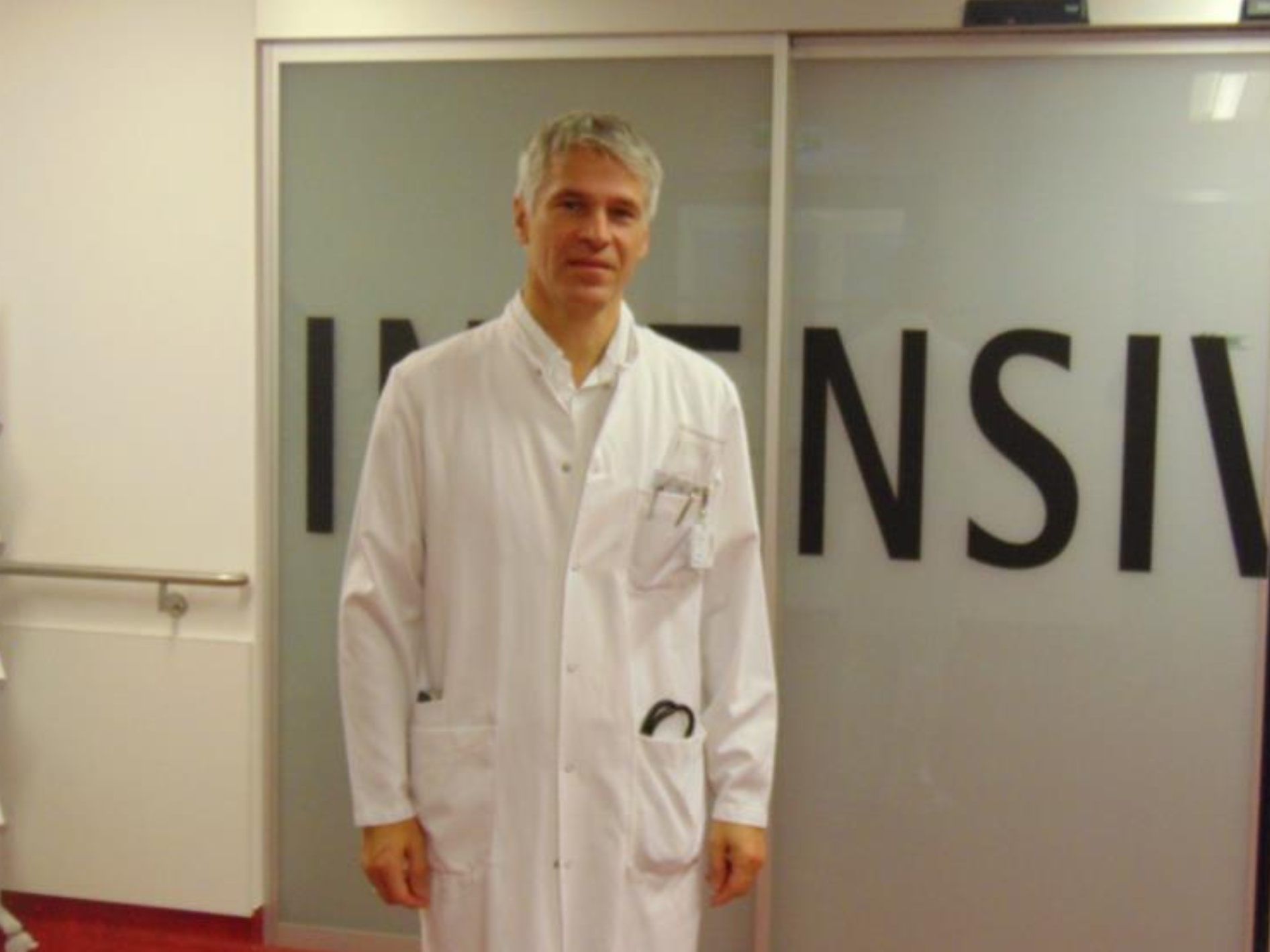 Prim. Prof. Dr. Günter Höfle bleibt weiterhin Chefarzt am LKH Hohenems Prim. Prof. Dr. Günter Höfle bleibt weiterhin Chefarzt am LKH Hohenems