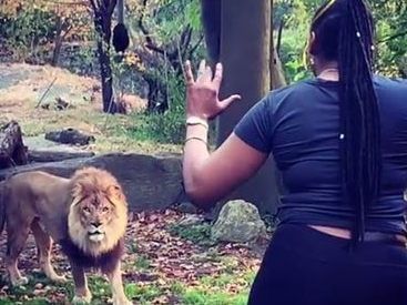 Ist diese Frau mutig oder einfach lebensmüde?