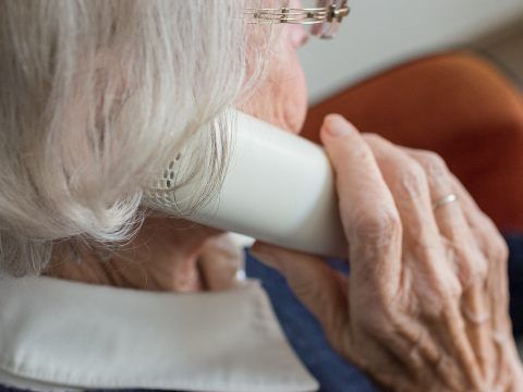 Telefon-Betrugsversuch durch falsche Polizistin. Telefon-Betrugsversuch durch falsche Polizistin.