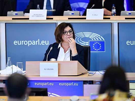 Adina Valean übernimmt das Verkehrsressort