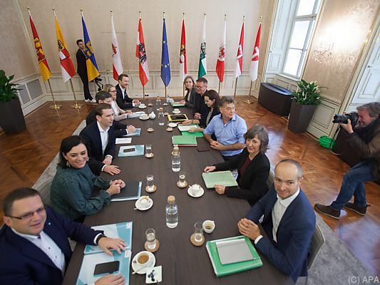 Gespräche über die Bildung einer neuen Bundesregierung Gespräche über die Bildung einer neuen Bundesregierung