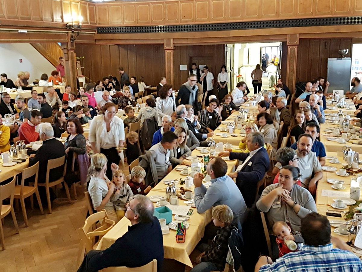 Mehr als zweihundert Menschen kamen zum Rümmele Sippentreffen. Mehr als zweihundert Menschen kamen zum Rümmele Sippentreffen.