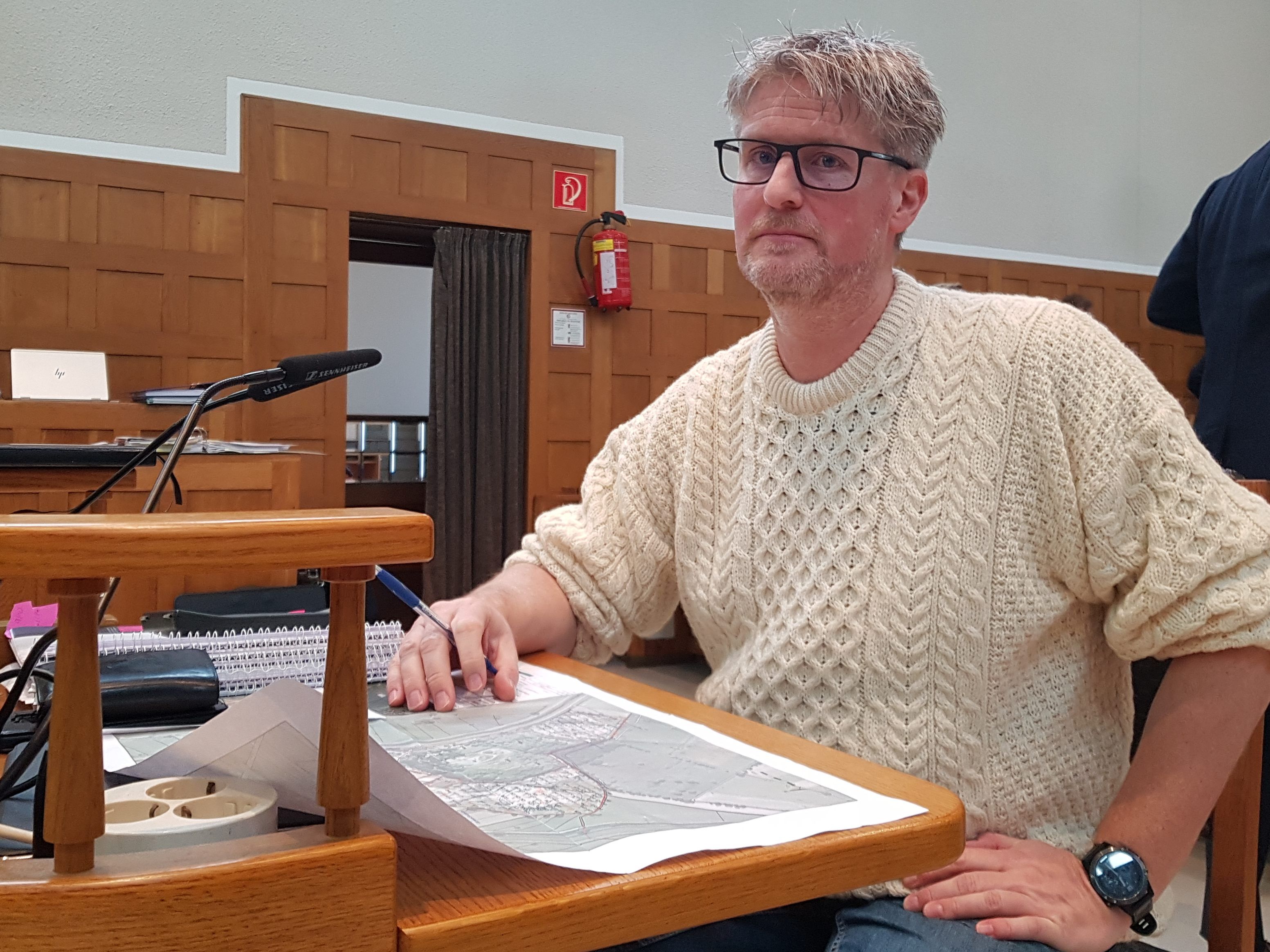 Mario Lener aus Innsbruck ist Fachmann in Sachen Bodenproben, Chromatografie und anderen chemischen Verfahren. Mario Lener aus Innsbruck ist Fachmann in Sachen Bodenproben, Chromatografie und anderen chemischen Verfahren.