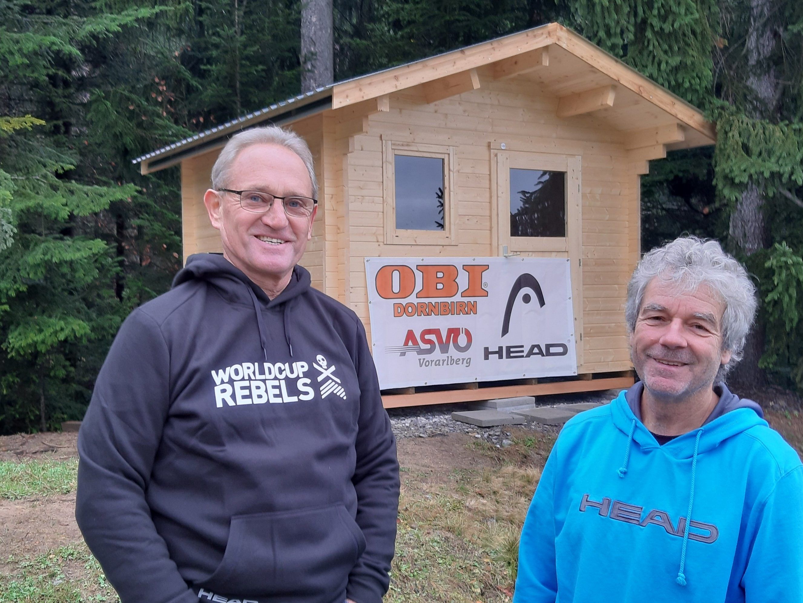Die Baumeister des SC Mühlebach Dornbirn Erich Fussenegger und Hans Krojer freuen sich über die neuen Bedingungen für ihre Sportler. Die Baumeister des SC Mühlebach Dornbirn Erich Fussenegger und Hans Krojer freuen sich über die neuen Bedingungen für ihre Sportler.
