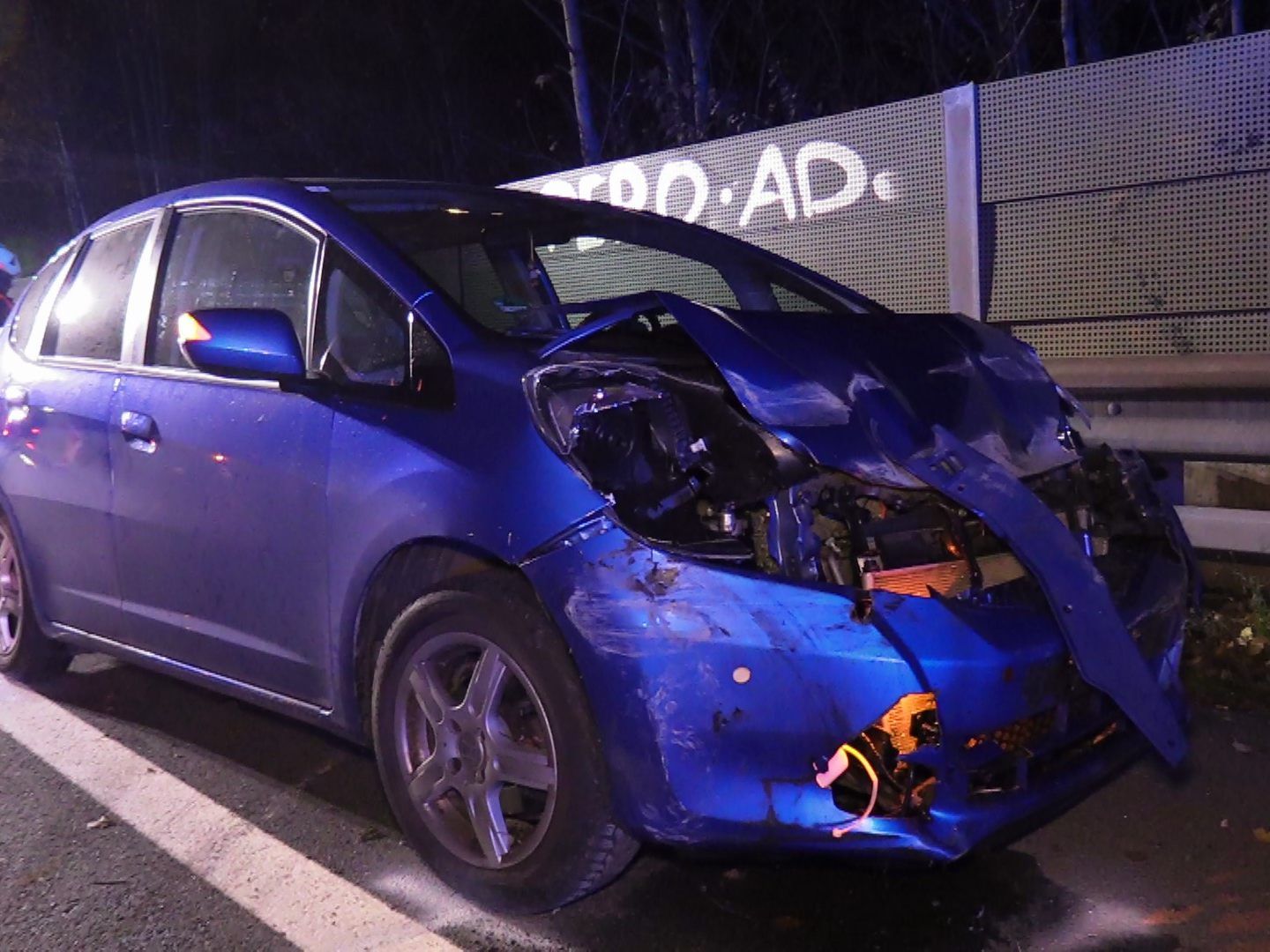 Eines der beschädigten Fahrzeuge Eines der beschädigten Fahrzeuge