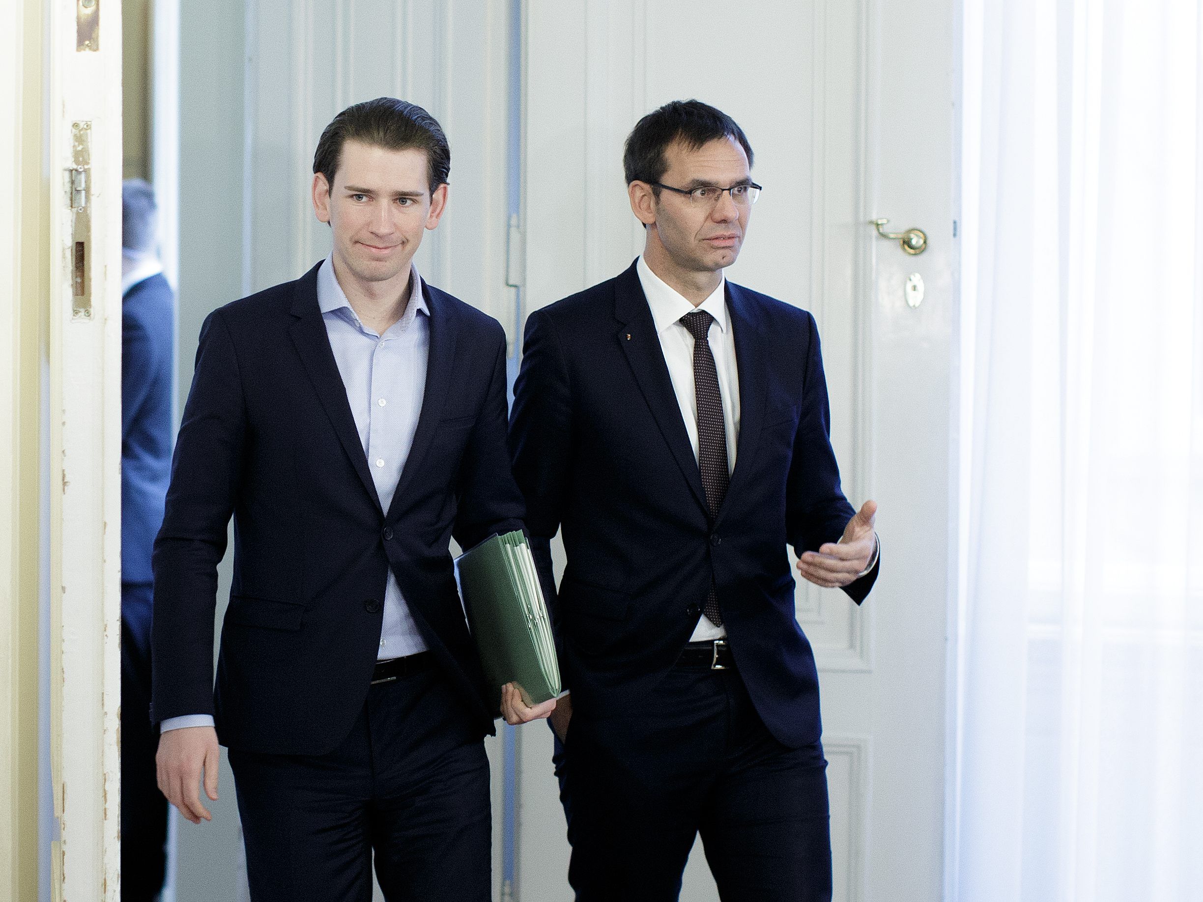 Kurz und Wallner.