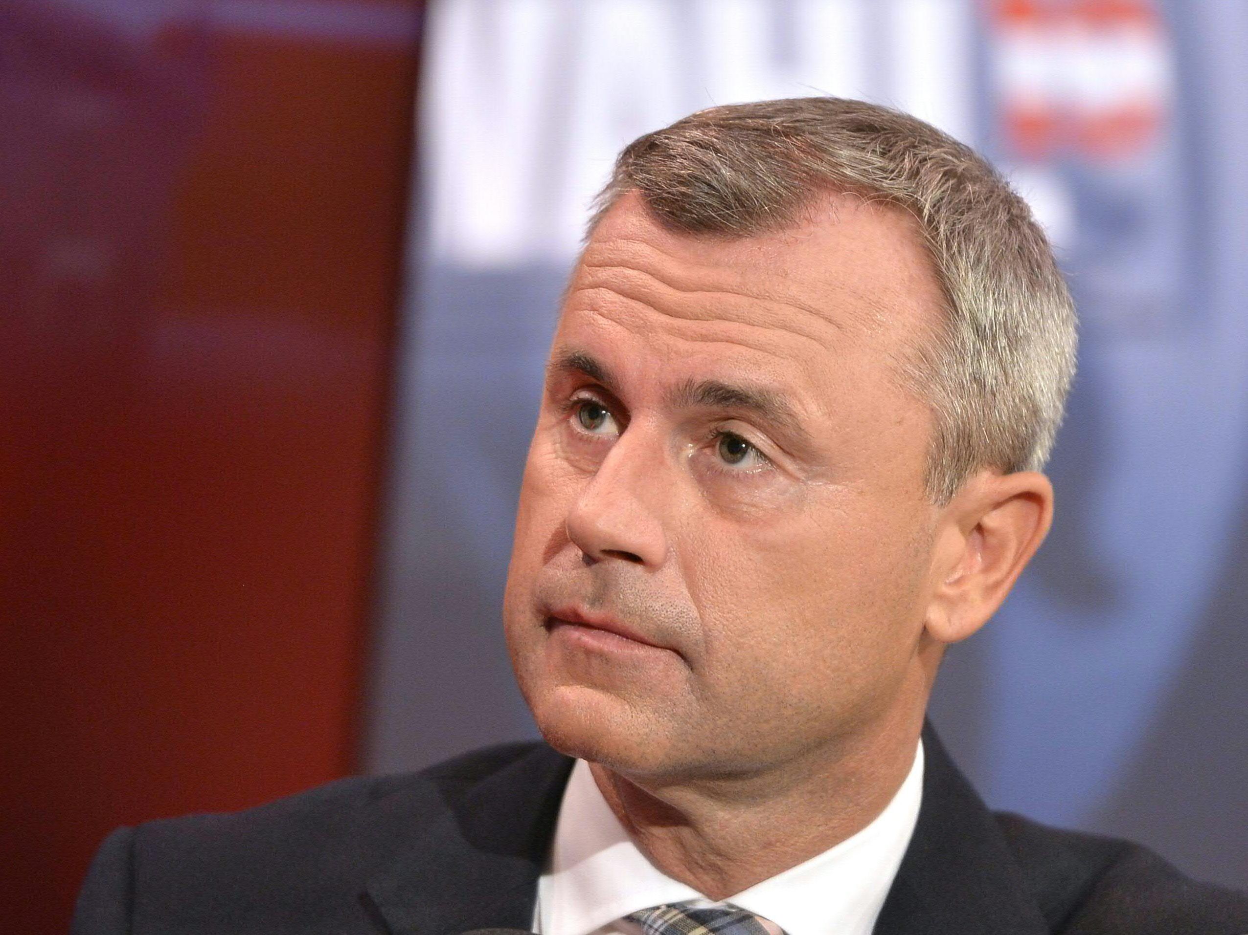 FPÖ-Parteichef Norbert Hofer ortet einen Pflegenotstand. FPÖ-Parteichef Norbert Hofer ortet einen Pflegenotstand.