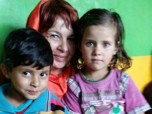 Cornelia Caldonazzi engagiert sich für Bildungsmöglichkeiten für Kinder in der Region Kashmir am Fuße des Himalaya. Cornelia Caldonazzi engagiert sich für Bildungsmöglichkeiten für Kinder in der Region Kashmir am Fuße des Himalaya.