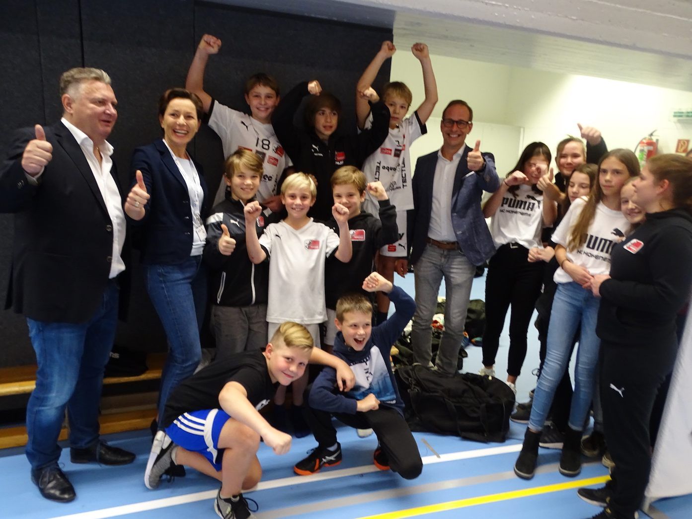 Auch die Schüler der MS Herrenried freuen sich auf den Sport in der sanierten Halle.