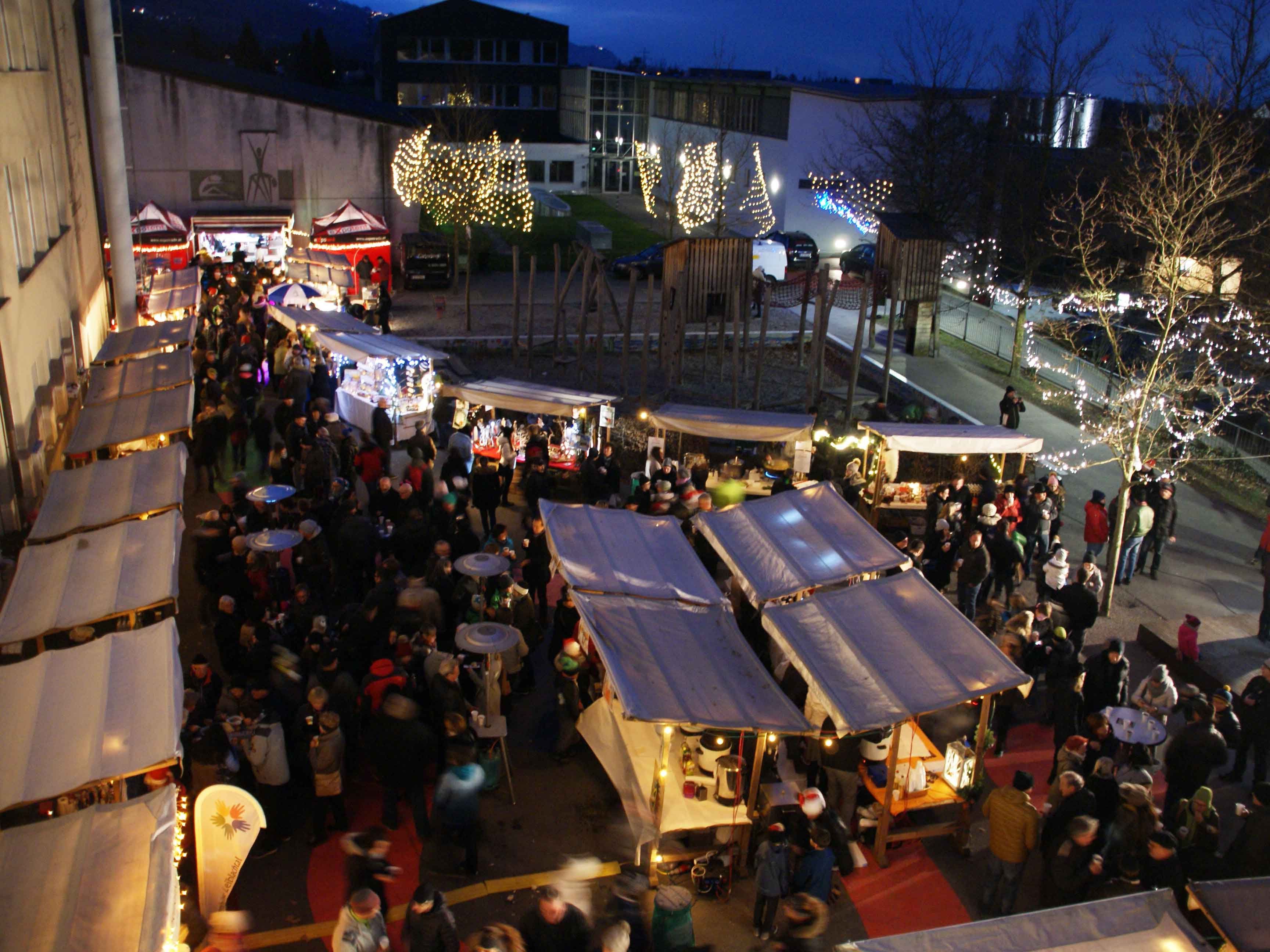Lichterglanz und Budenzauber auf dem Hörbranzer Weihnachtsmarkt