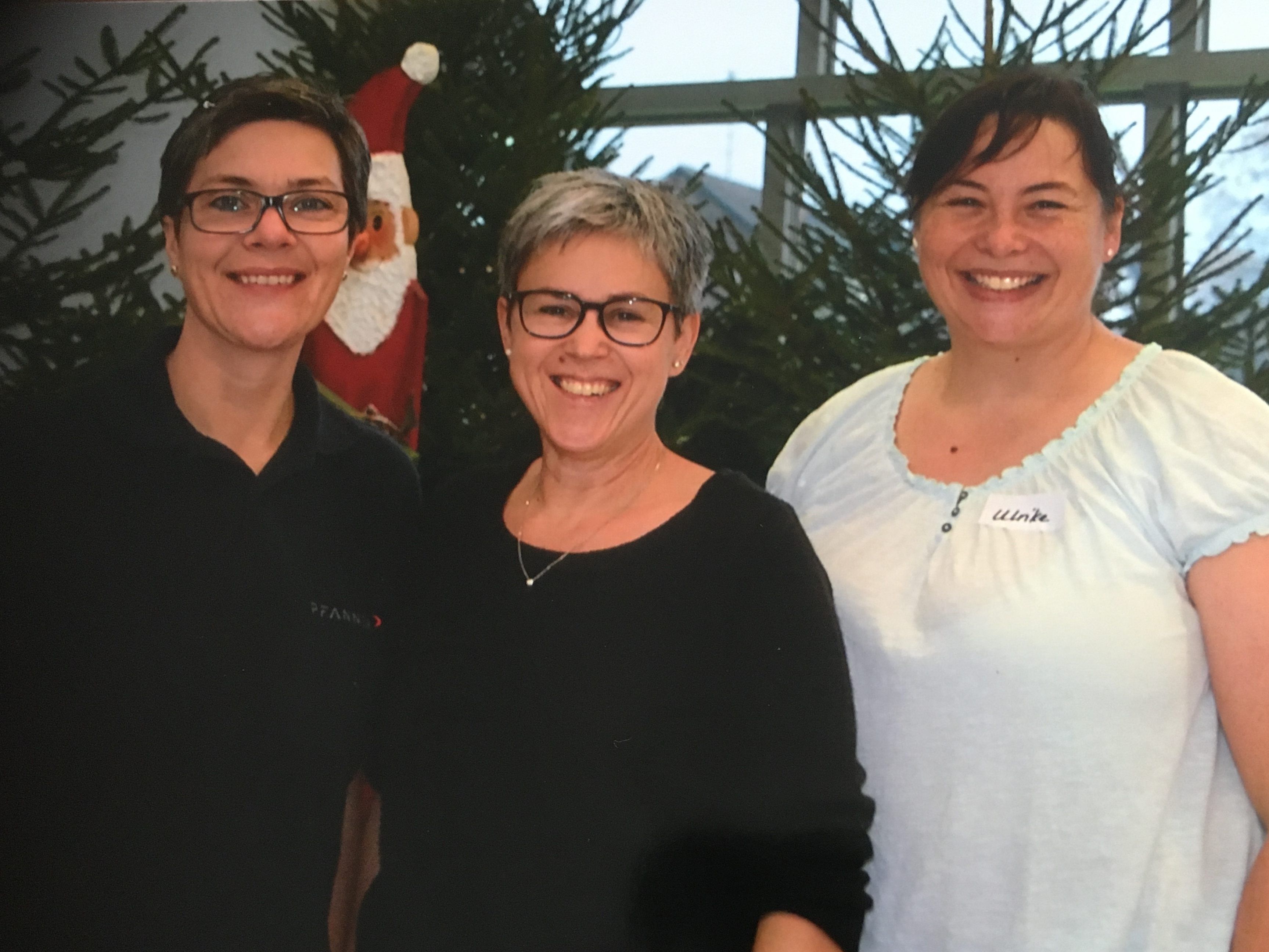 Das Team um Heike,  Cornelia und Ulrike lädt auch heuer wieder zum traditionellen Schnitzelsonntag ein.