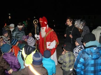 Früher machte der Nikolo beim „Gizzischrofa“ Halt, heuer kommt er in den Schulhof.