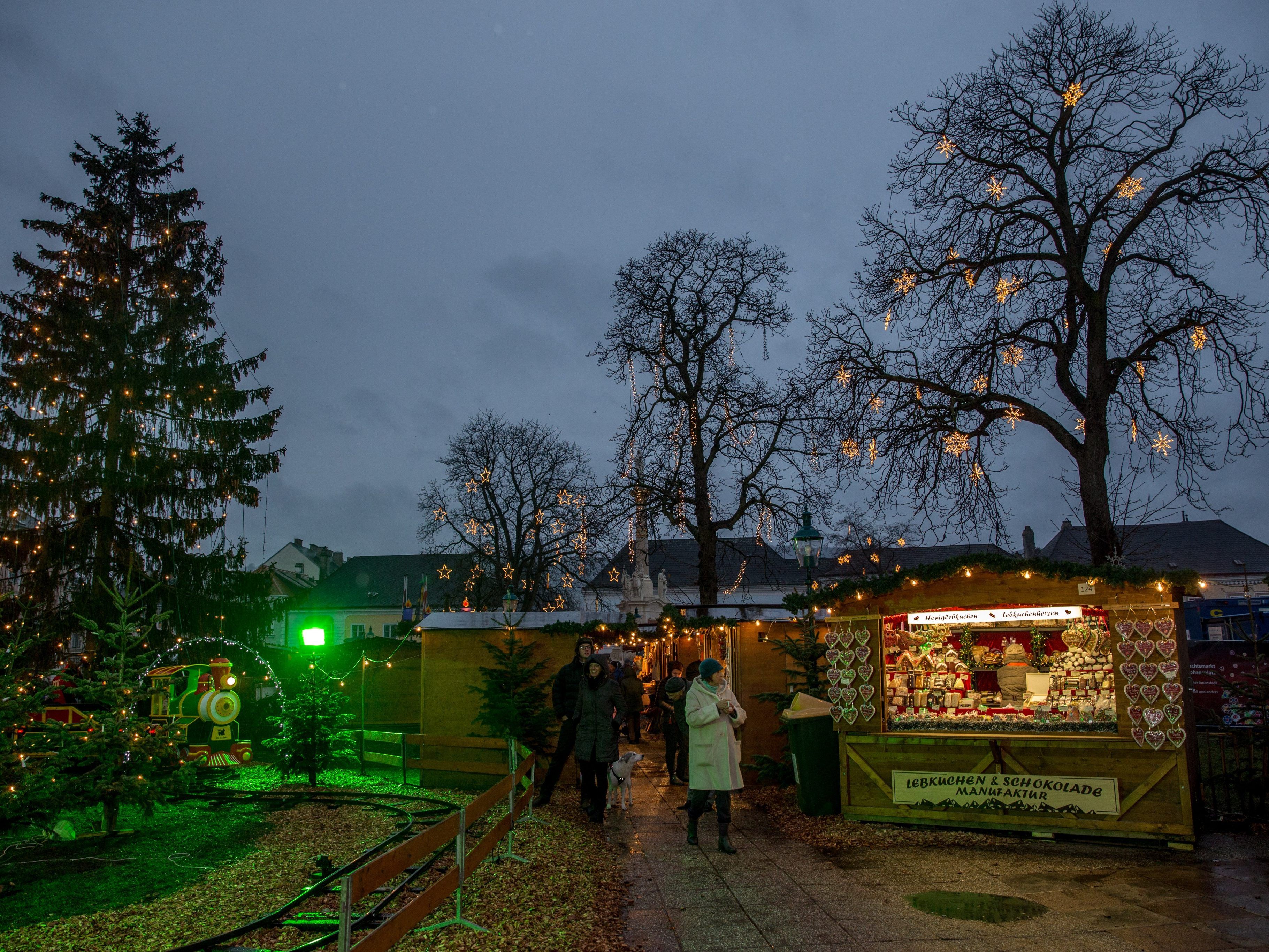 Der Adventmarkt vor den Toren Wiens hat wieder geöffnet.