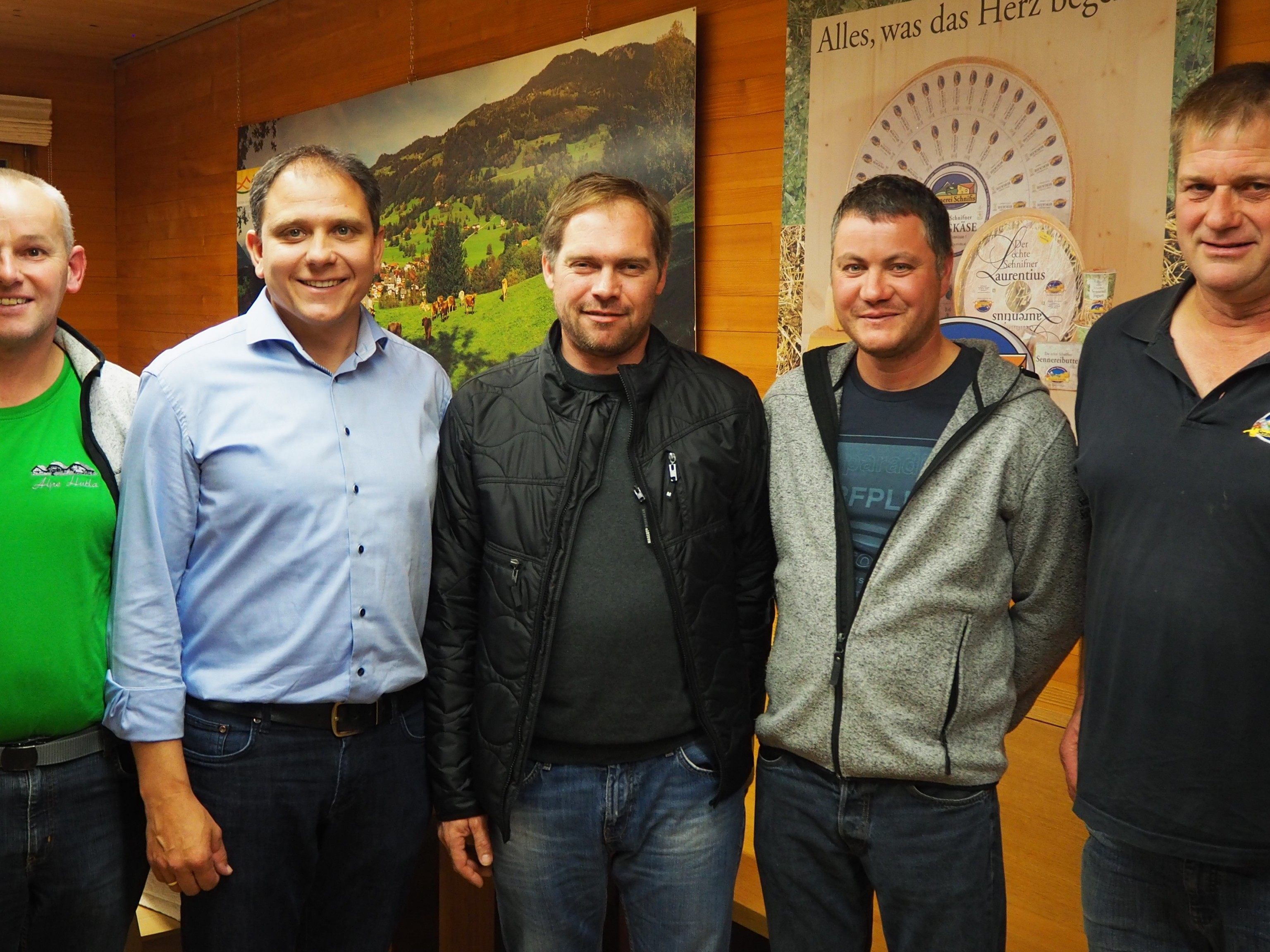 Der Vorstand der Sennerei: Heinz Amann, Markus Hartmann, Markus Nigg, Johannes Stachniss, Walter Sohm Der Vorstand der Sennerei: Heinz Amann, Markus Hartmann, Markus Nigg, Johannes Stachniss, Walter Sohm